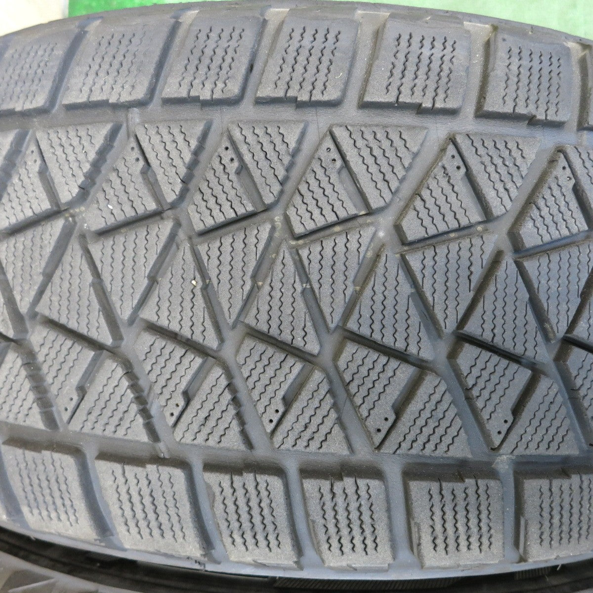 キレイ★KEELER FORCE 265/60R18 スタッドレス ブリヂストン ブリザック DM-V2 キーラーフォース 18インチ PCD139.7/6H★6052801HAス
