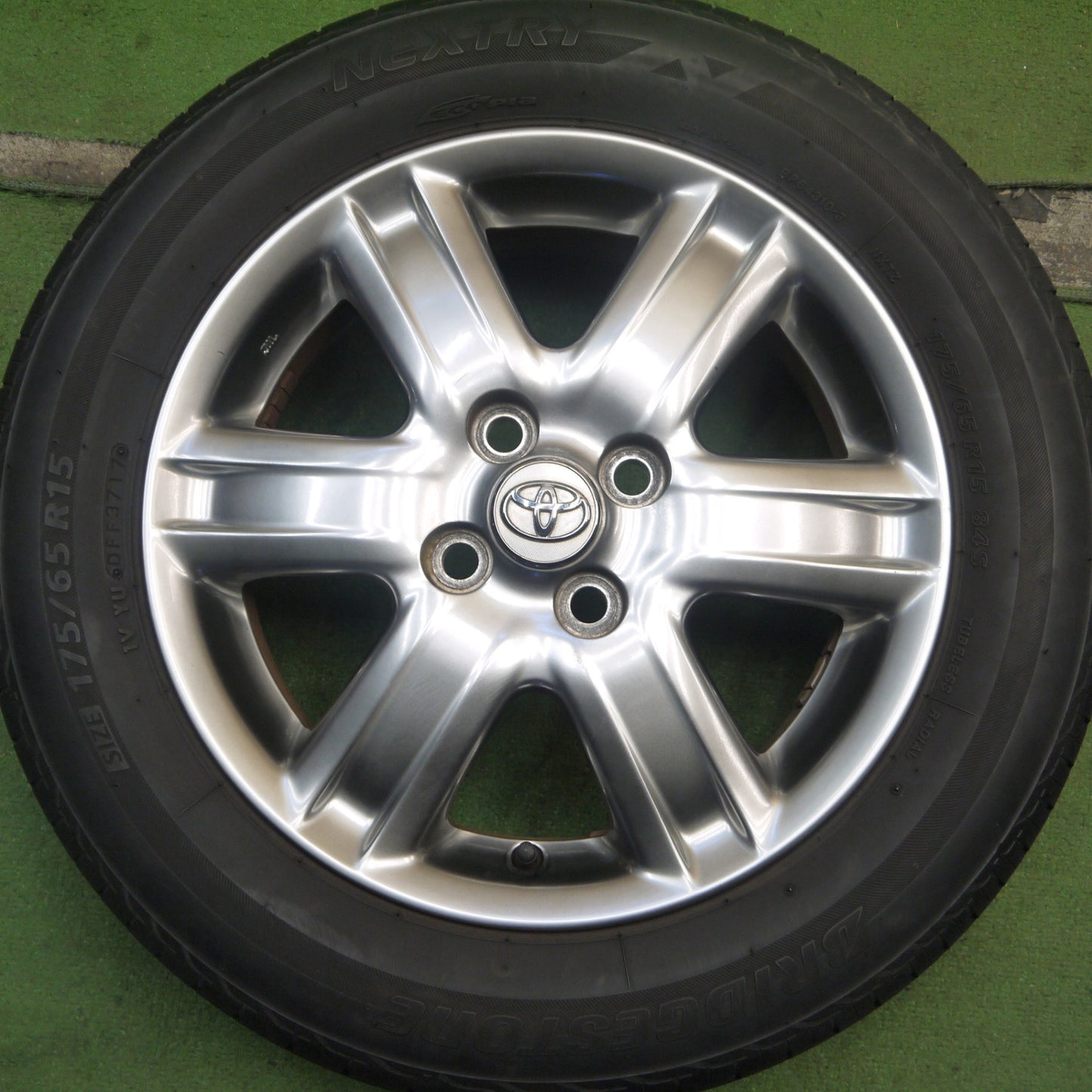 キレイ★トヨタ IQ 純正 175/65R15 ブリヂストン ネクストリー エコピア 15インチ PCD100/4H★5072303Hノ