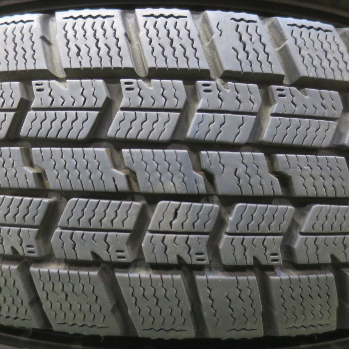 バリ溝！23年！キレイ！9分◎スタッドレス 155/65R14 グッドイヤー アイスナビ7 GRANDIR グランディール 14インチ PCD100/4H◎6080606イス