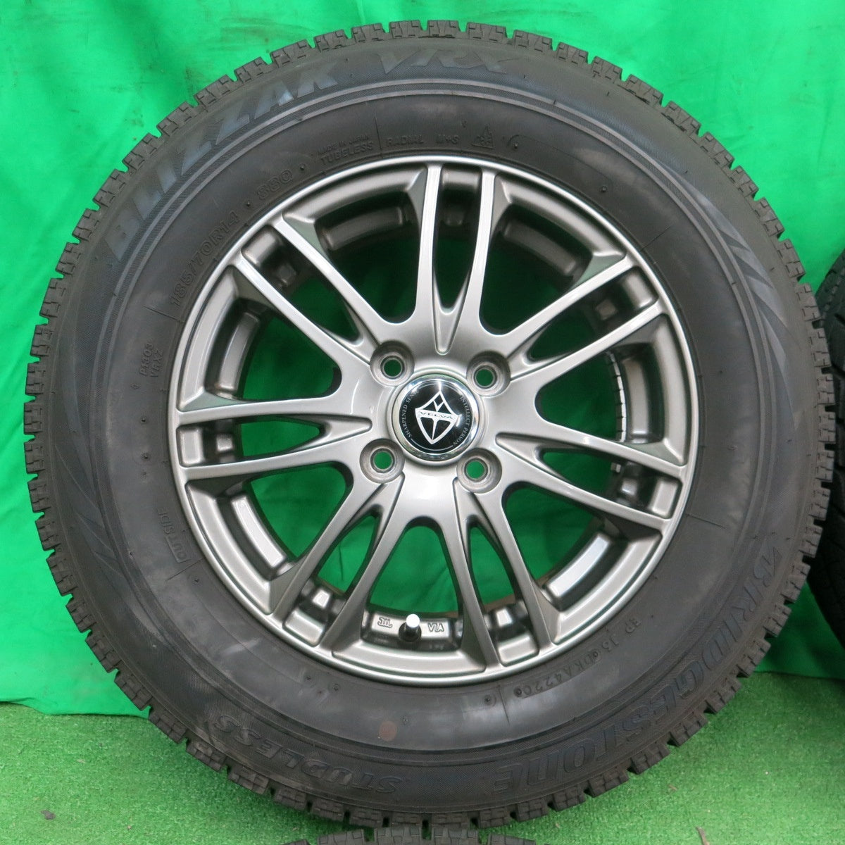 *送料無料* バリ溝！20年！綺麗！9分★スタッドレス 185/70R14 ブリヂストン ブリザック VRX VELVA ヴェルヴァ 14インチ PCD100/4H★4042903ナス