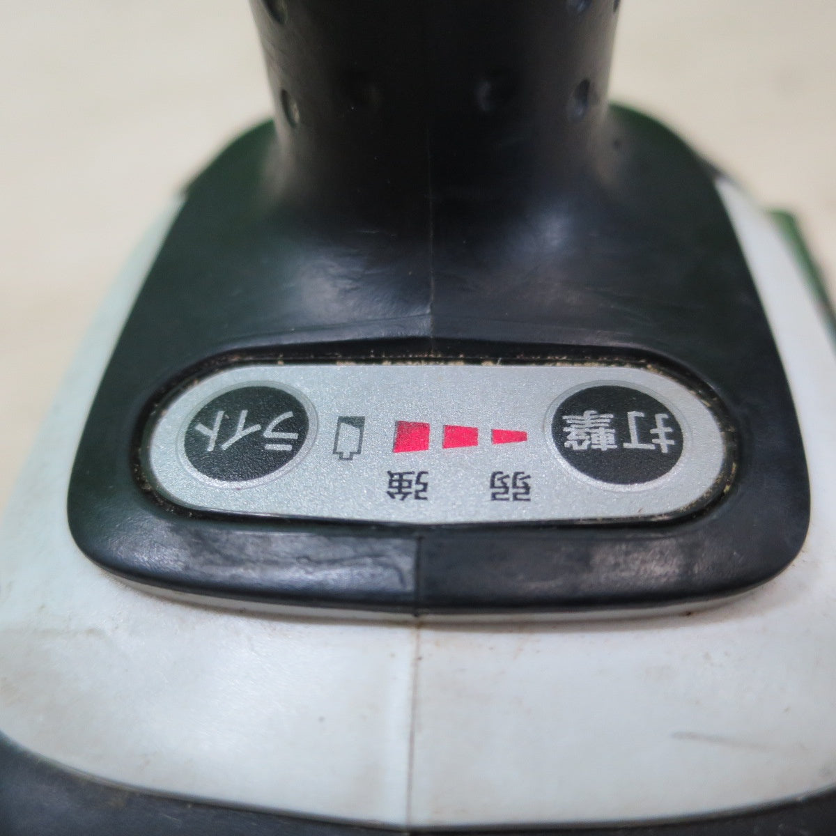 [送料無料] ☆マキタ 充電式 インパクトドライバ TD133D 電動 工具 14.4V makita バッテリー 充電器 DC18RA☆