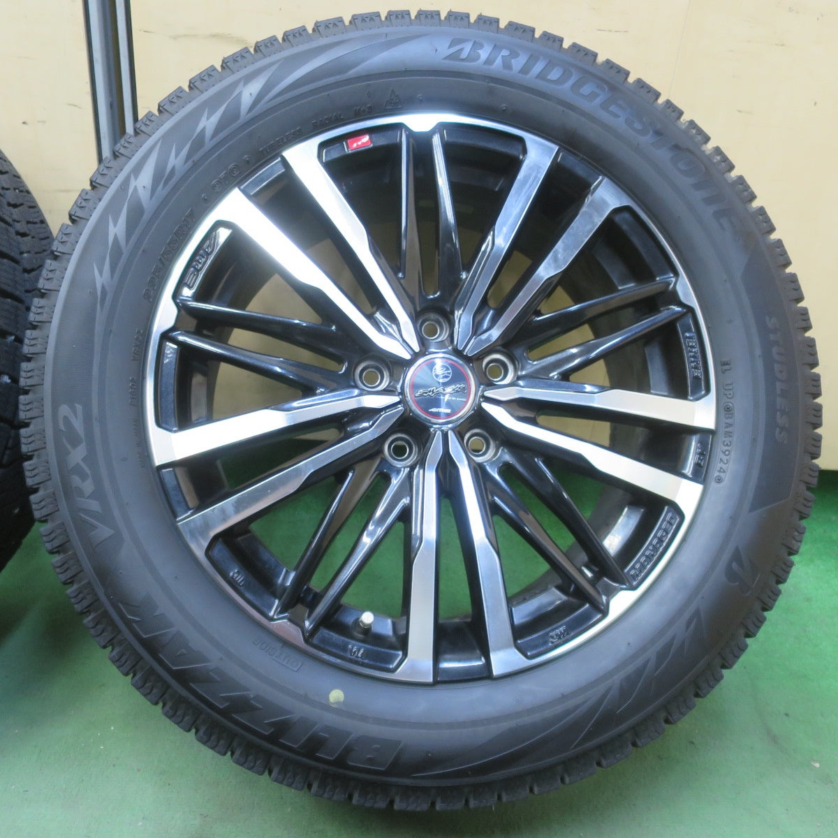 バリ溝！24年！キレイ！9.5分◎スタッドレス 225/55R17 ブリヂストン ブリザック VRX2 SMACK CREST ENKEI AME スマック エンケイ 17インチ PCD114.3/5H◎6061507イス