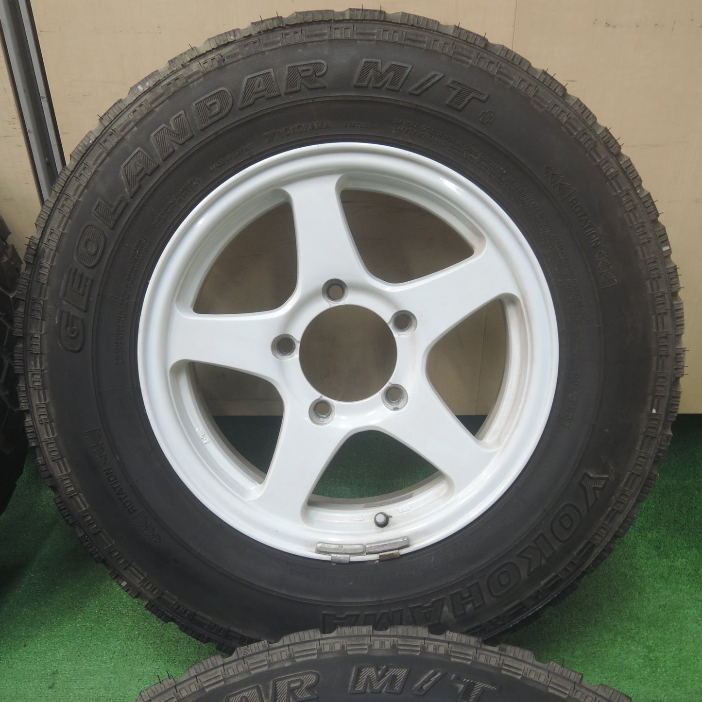 *送料無料* キレイ★ジムニー等 4x4 Engineering 6.50R16 97/93Q ヨコハマ ジオランダー M/T+ 16インチ PCD139.7/5H★4033001SYノ