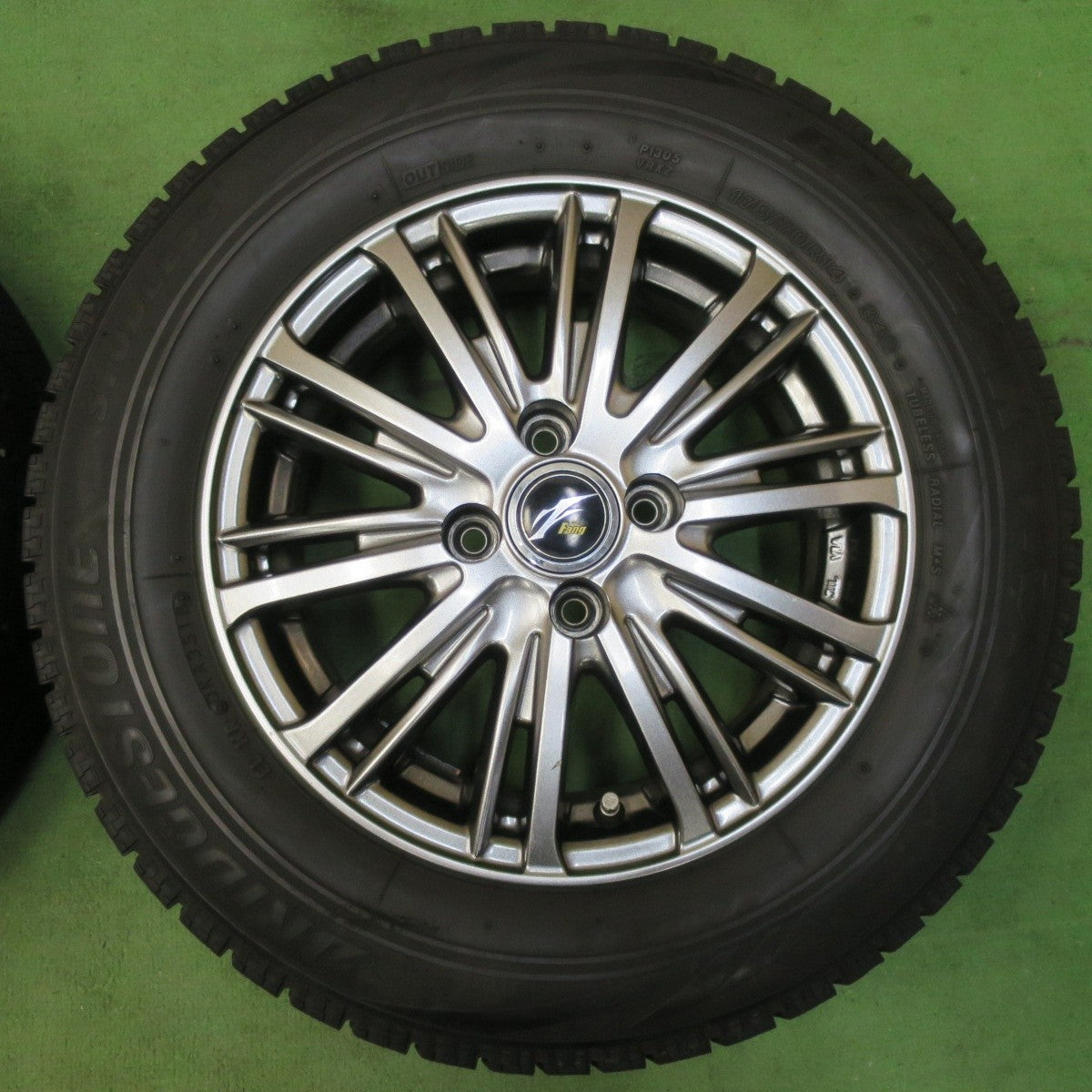 キレイ★スタッドレス 175/70R14 ブリヂストン ブリザック VRX Fang ファング 14インチ PCD100/4H★5032612イス