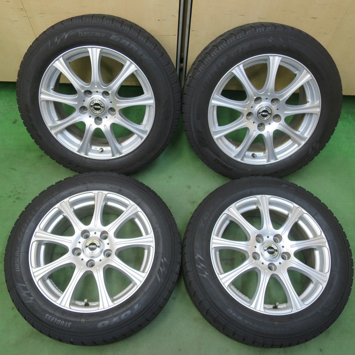 バリ溝！キレイ！8.5分★スタッドレス 195/60R16 トーヨー オブザーブ ガリット GIZ AXEL アクセル 16インチ PCD114.3/5H★6030505イス