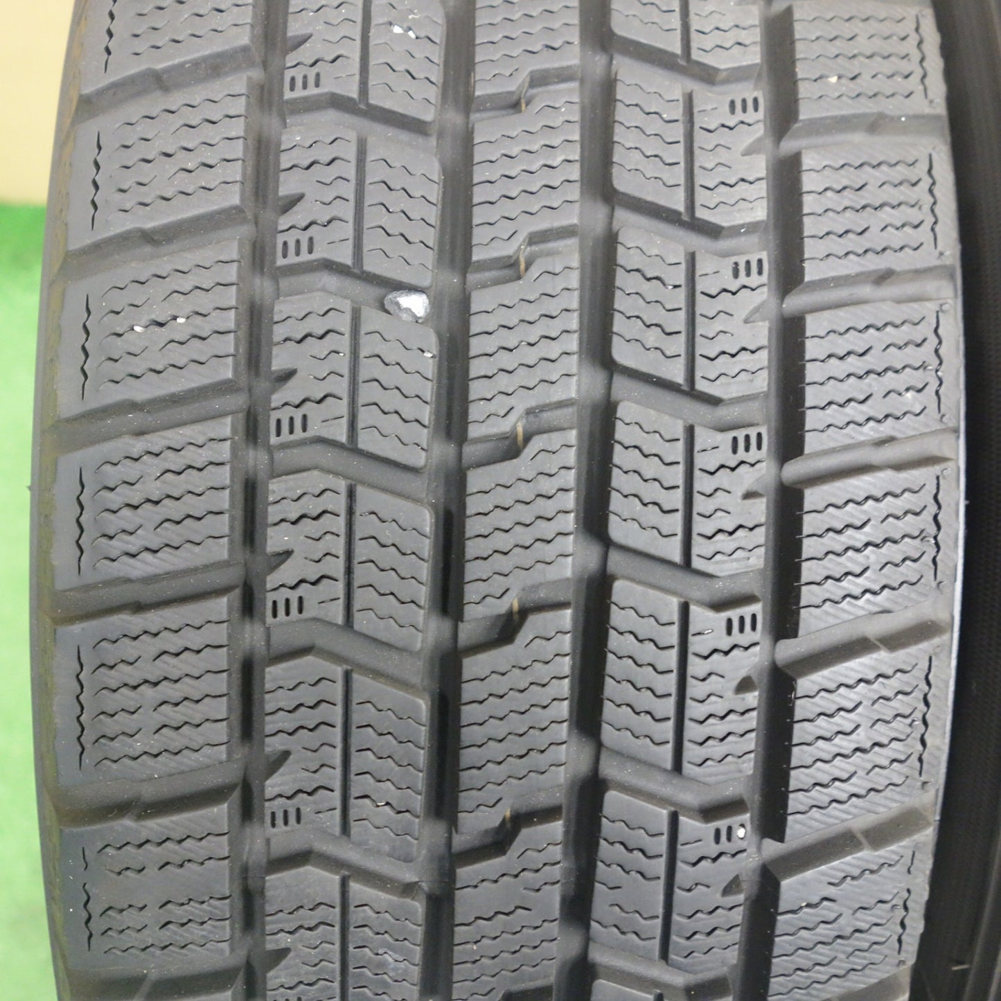 バリ溝！22年！キレイ！9.5分★プリウス 等 195/65R15 スタッドレス グッドイヤー アイスナビ7 ravrion RS01 ラブリオン 15インチ PCD100/5H★6051803KTス