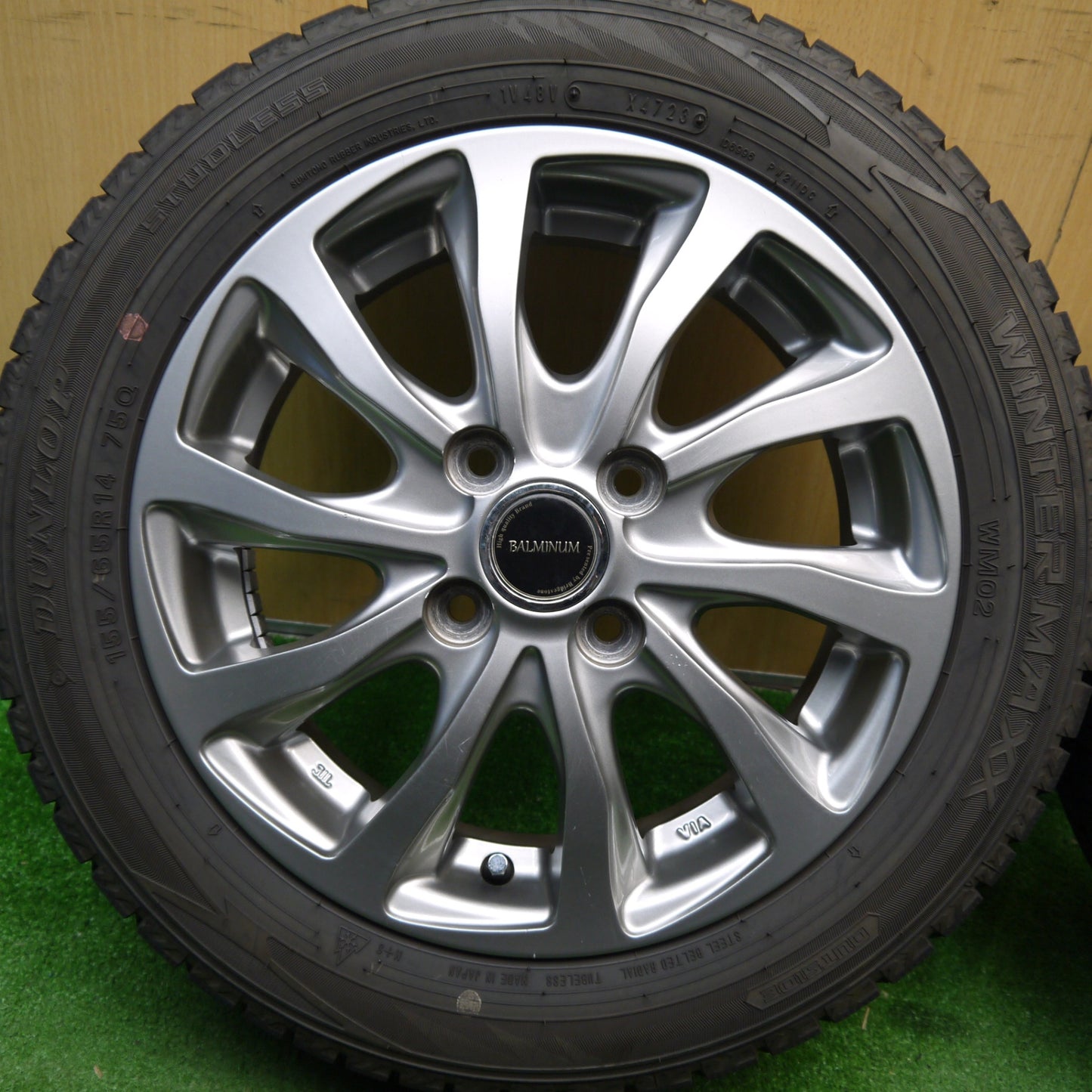 バリ溝！23年！キレイ！9.5分★スタッドレス 155/65R14 ダンロップ ウインターマックス WM02 BALMINUM バルミナ 14インチ PCD100/4H★5042107Hス