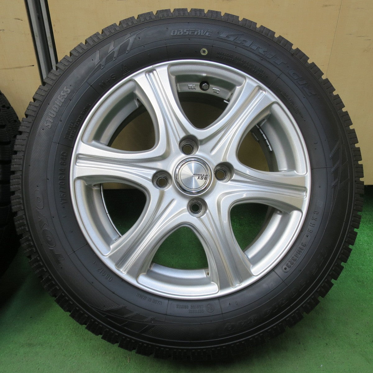 バリ溝！23年！ほぼ10分★スタッドレス 175/70R14 トーヨー オブザーブ ガリット GIZ SIBILLA NEXT XS-6 シビラ 14インチ PCD100/4H★5101408イス