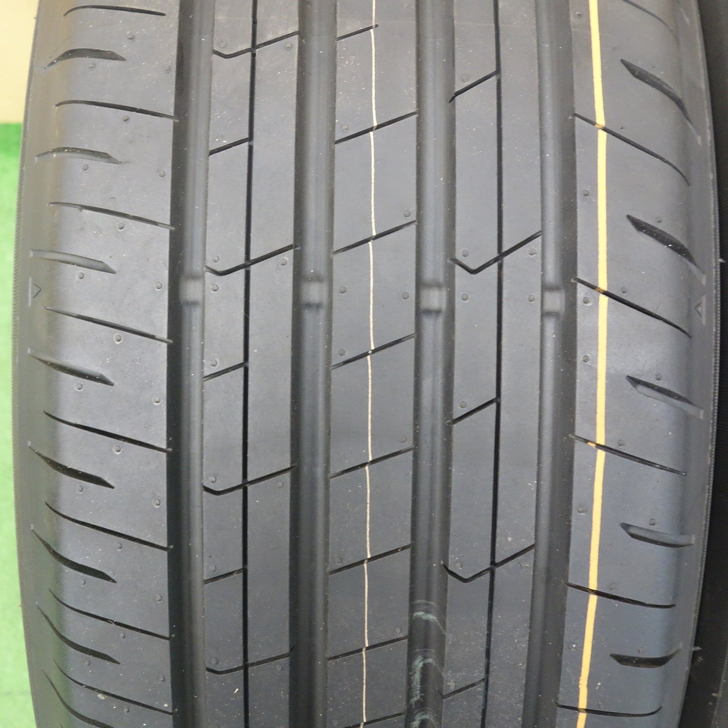 新車外し！25年★225/60R18 トーヨー プロクセス Comfort コンフォート 18インチ タイヤ 40系 アルファード ヴェルファイア ハリアー RAV4 等★6060503KTノタ