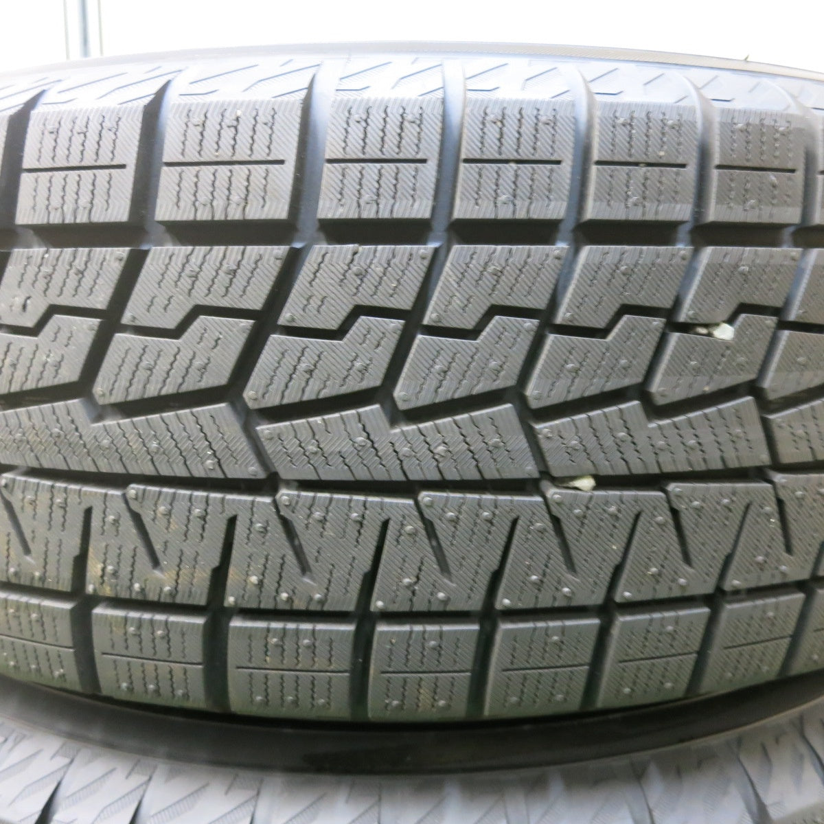 [送料無料] バリ溝！綺麗！ほぼ10分★ベンツ GLA GLB EQA EQB 純正 215/60R18 スタッドレス ヨコハマ アイスガード iG70 18インチ PCD112/5H★4110806SYス