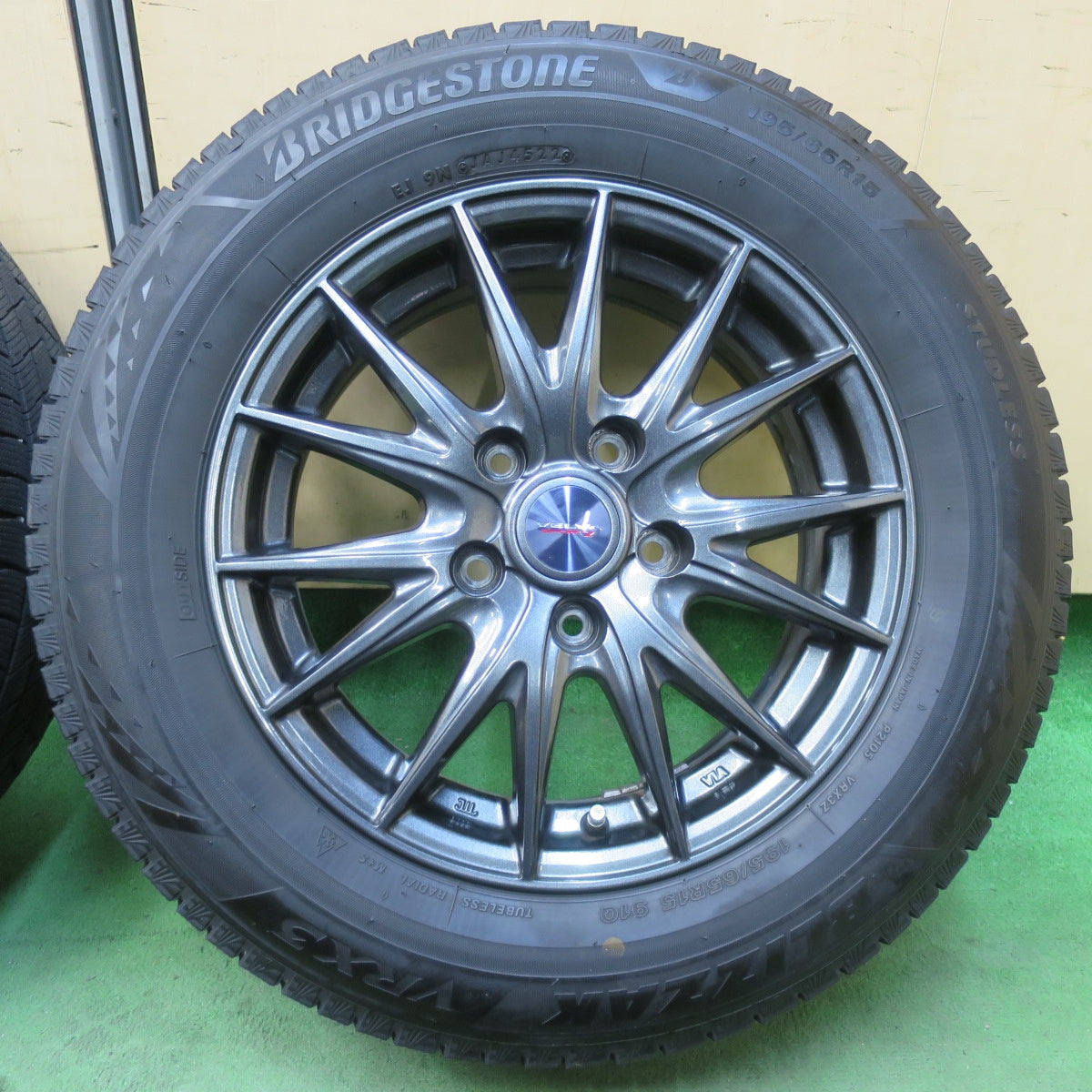 キレイ！22年★スタッドレス 195/65R15 ブリヂストン ブリザック VRX3 VELVA SPORTZ ヴェルヴァ 15インチ PCD114.3/5H★5123105イス