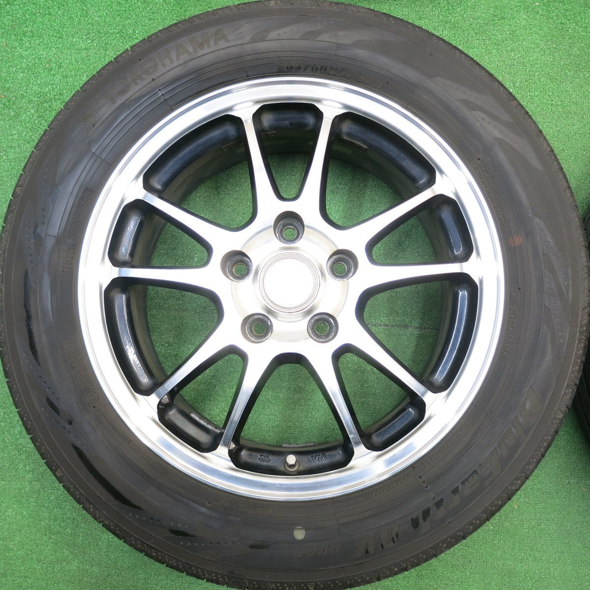 バリ溝！23年！9分★205/60R16 ヨコハマ BluEarth-RV RV03 ECO FORME ブルーアース エコフォルム 16インチ PCD114.3/5H★5122006HAノ