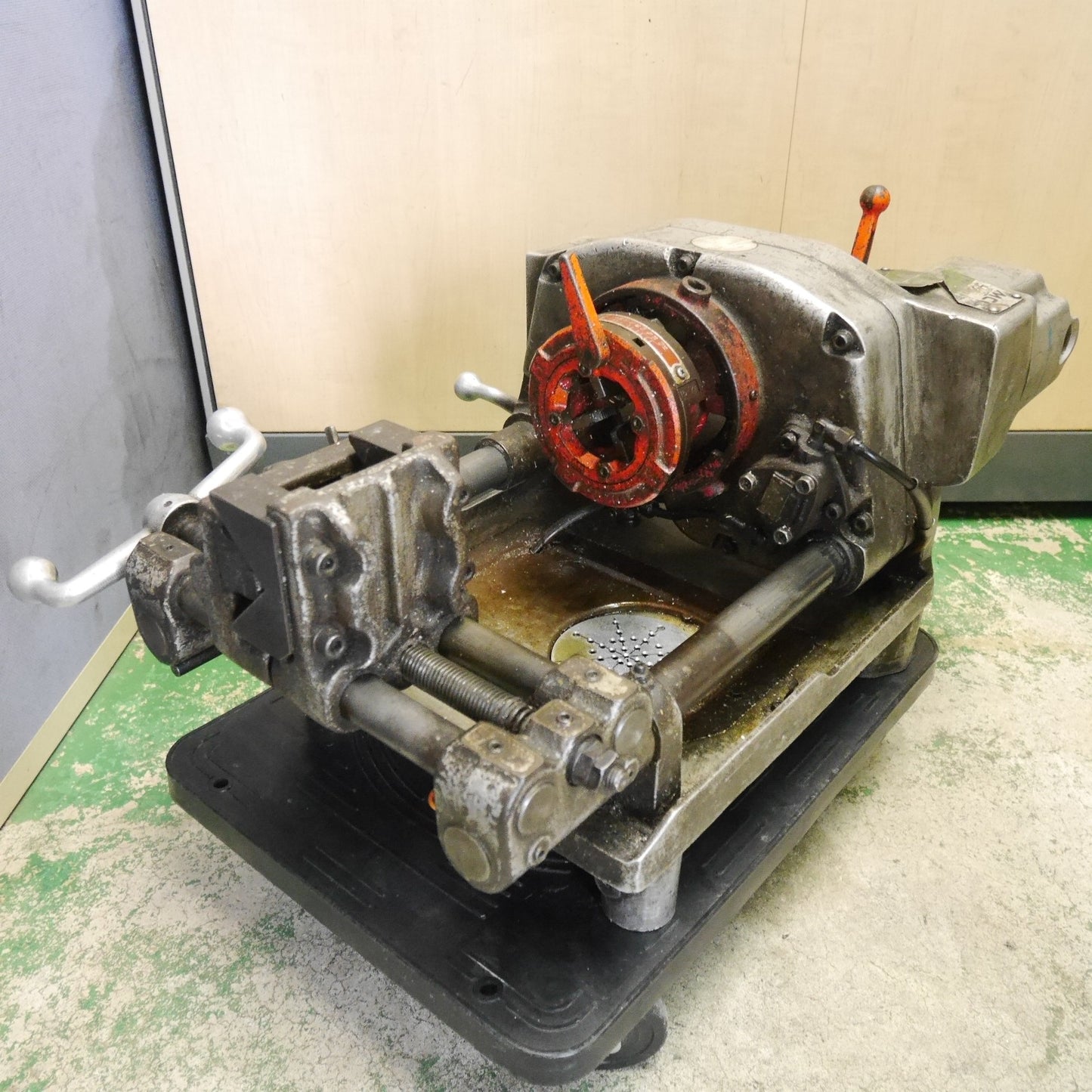 [送料無料] ☆MCC 松阪鉄工所 パイプマシン コンジット82 コンジット マシン MCC82 ねじ 切り機 ネジ 切機 切断機 電動 工具 100V☆