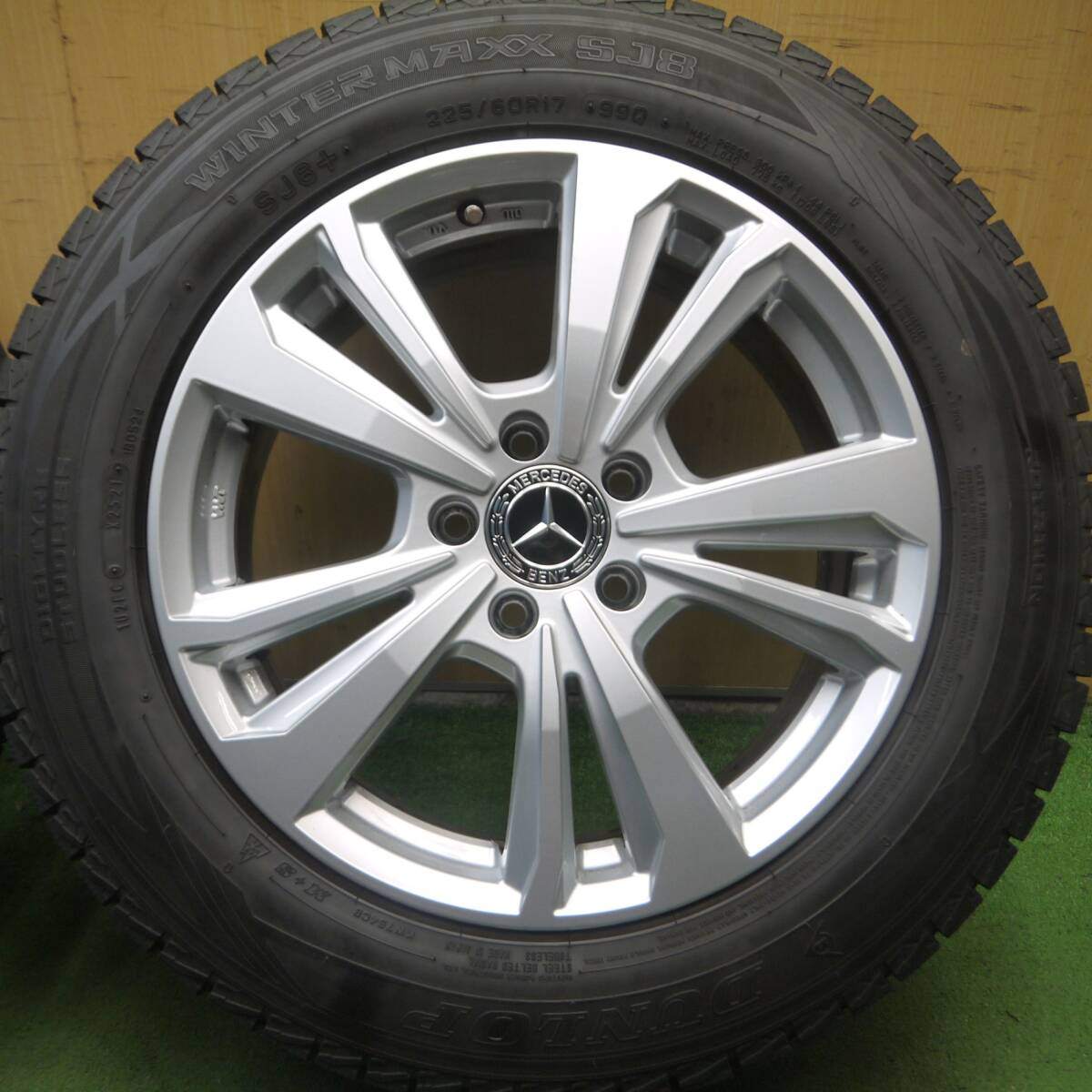 バリ溝！21年！綺麗！9.5分以上★ベンツ等 smartline 365 225/60R17 スタッドレス ダンロップ SJ8 PCD112/5H★4071903Hス