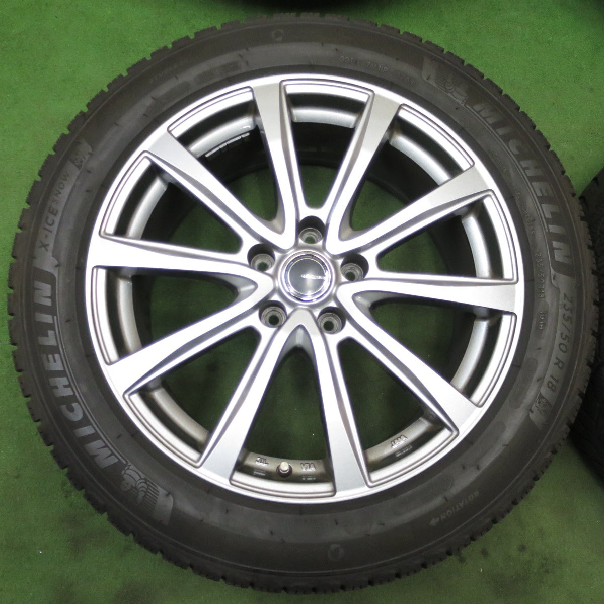 バリ溝！22年！キレイ！9分★スタッドレス 235/50R18 ミシュラン X-ICE SNOW MILLOUS VX ミルアス 18インチ PCD114.3/5H★6021105ナス