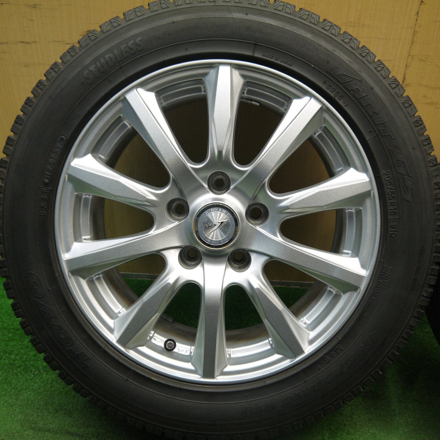バリ溝！キレイ！9.5分★スタッドレス 205/55R16 トーヨー ガリット G5 JOKER ジョーカー 16インチ PCD114.3/5H★5040904Hス