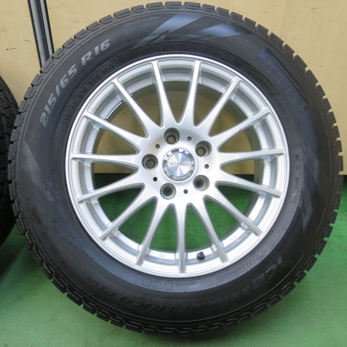 バリ溝！21年！キレイ！9分★スタッドレス 215/65R16 ピレリ アイスアシンメトリコ プラス CYBER サイバー 16インチ PCD114.3/5H★5090101イス