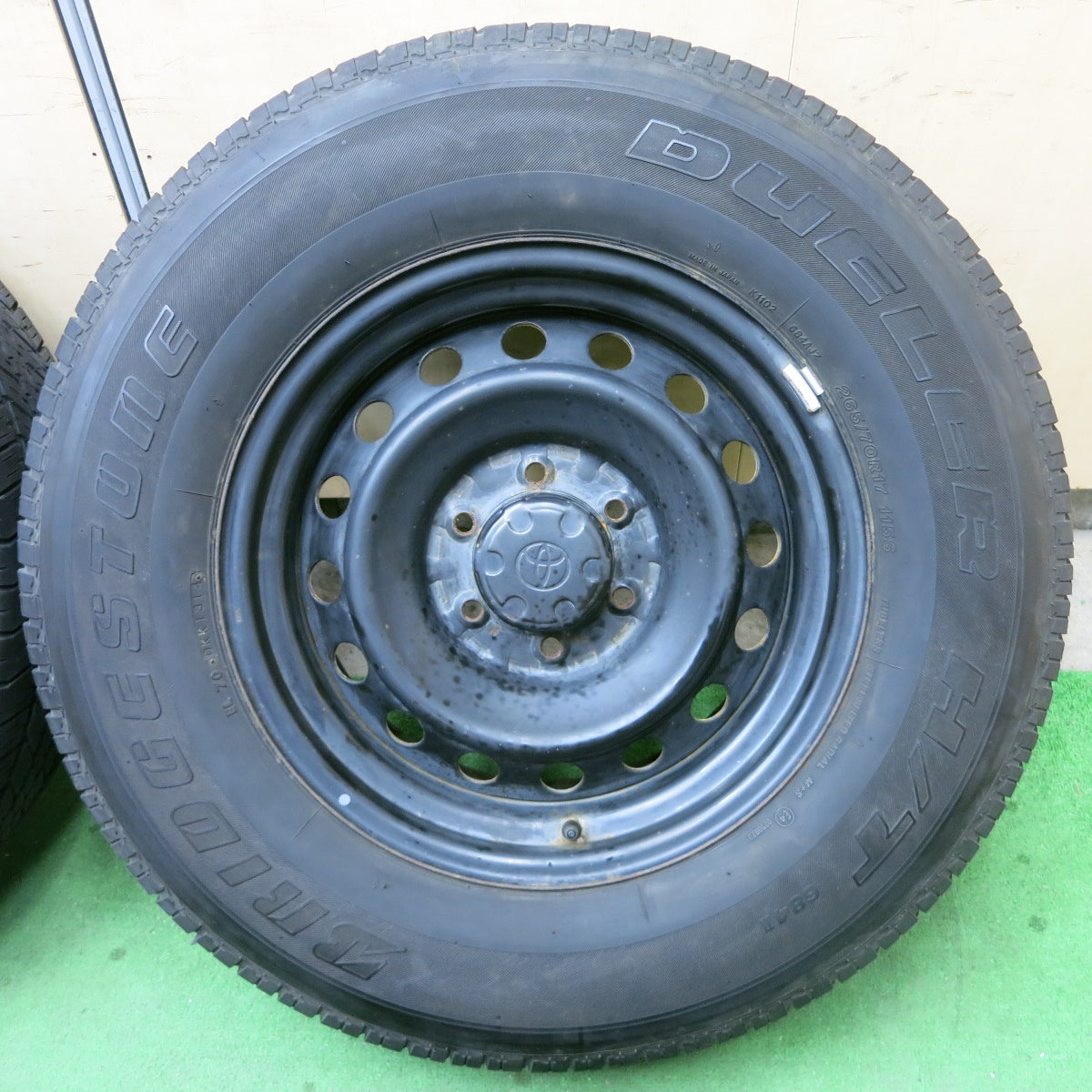 [送料無料] バリ溝！8.5分★トヨタ FJクルーザー 純正 スチール 265/70R17 ブリヂストン デューラー H/T 684Ⅱ 17インチ PCD139.7/6H★5040102ナノ