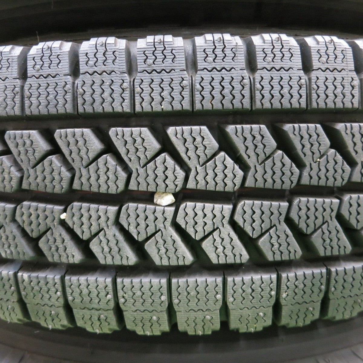 バリ溝！22年！9.5分以上★トラック タイヤ 195/85R16 114/112L スタッドレス ブリヂストン ブリザック W979 TOPY スチール 116.5-8TC PCD203.2/5H★5021906ナス