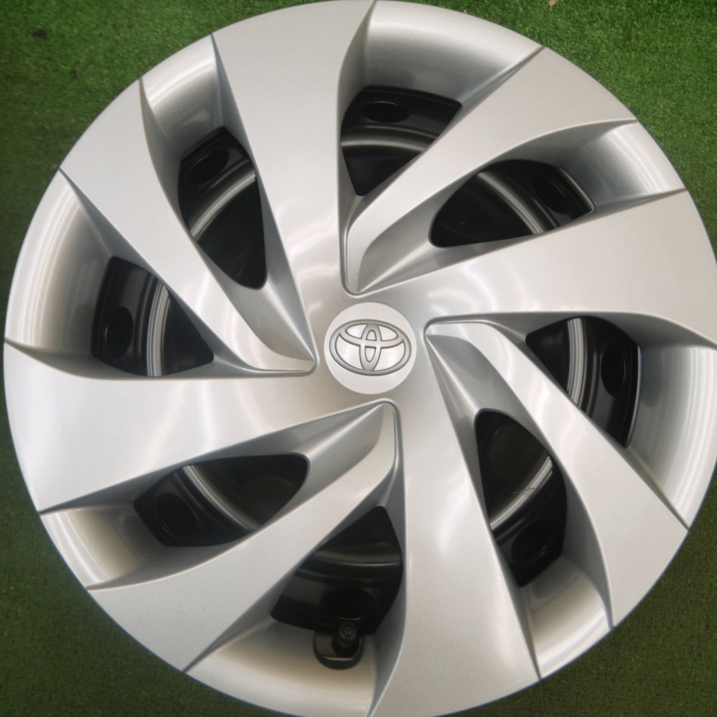 *送料無料* 新車外し★トヨタ ヤリス 純正 スチール ホイール 14インチ 14×5.5J PCD100/4H★4043002Hホ
