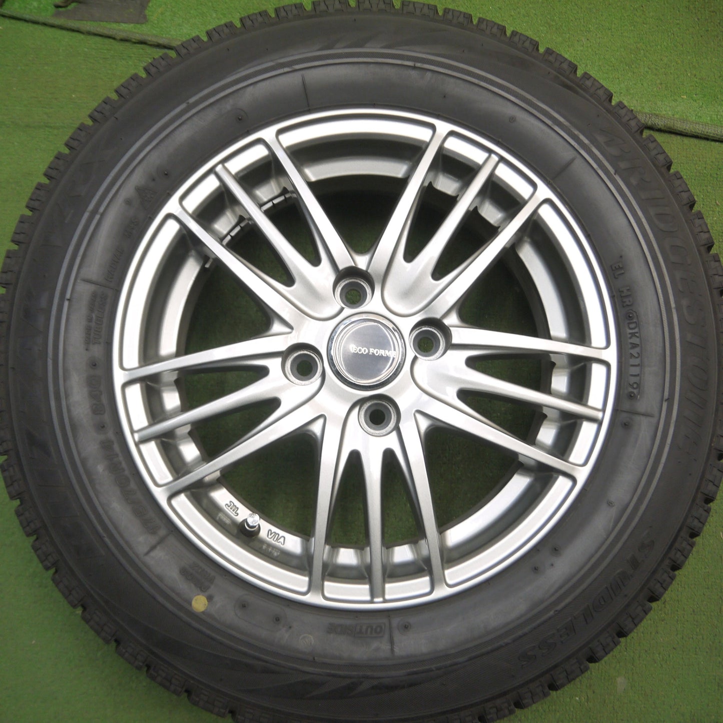 *送料無料* バリ溝！キレイ！9分★スタッドレス 175/70R14 ブリヂストン ブリザック VRX ECO FORME エコフォルム PCD100/4H★4060408Hス