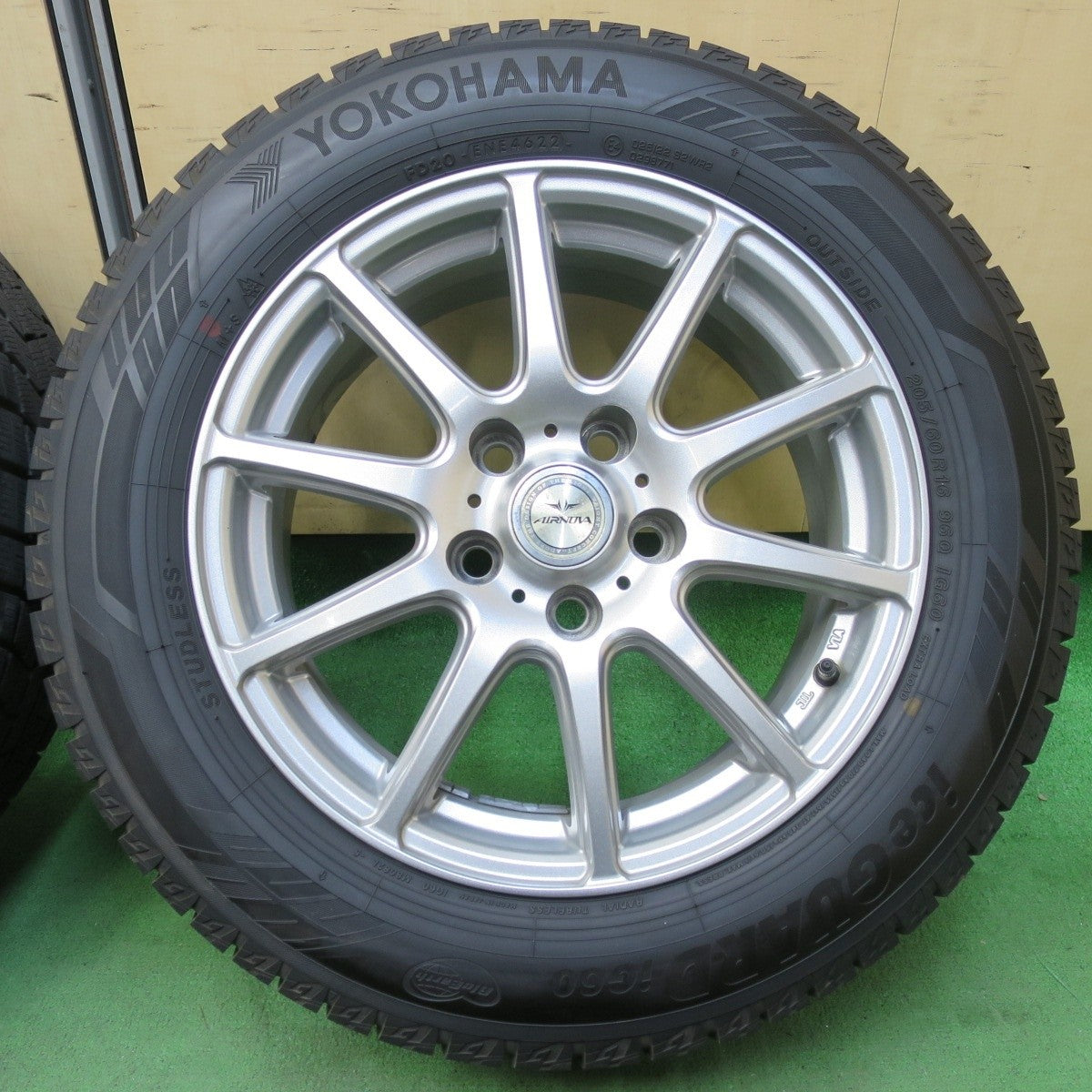 バリ溝！22年！ほぼ10分★スタッドレス 205/60R16 ヨコハマ アイスガード iG60 AIRNOVA エアノヴァ 16インチ PCD114.3/5H★5032609イス