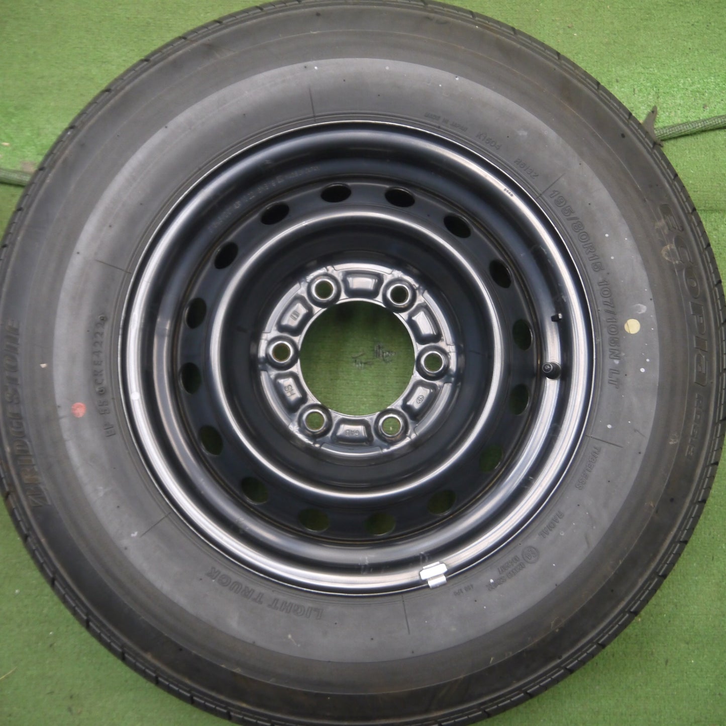 *送料無料* 新車外し！22年★トヨタ ハイエース 純正 スチール 195/80R15 107/105N ブリヂストン エコピア RD613 PCD139.7/6H★4052712Hノ
