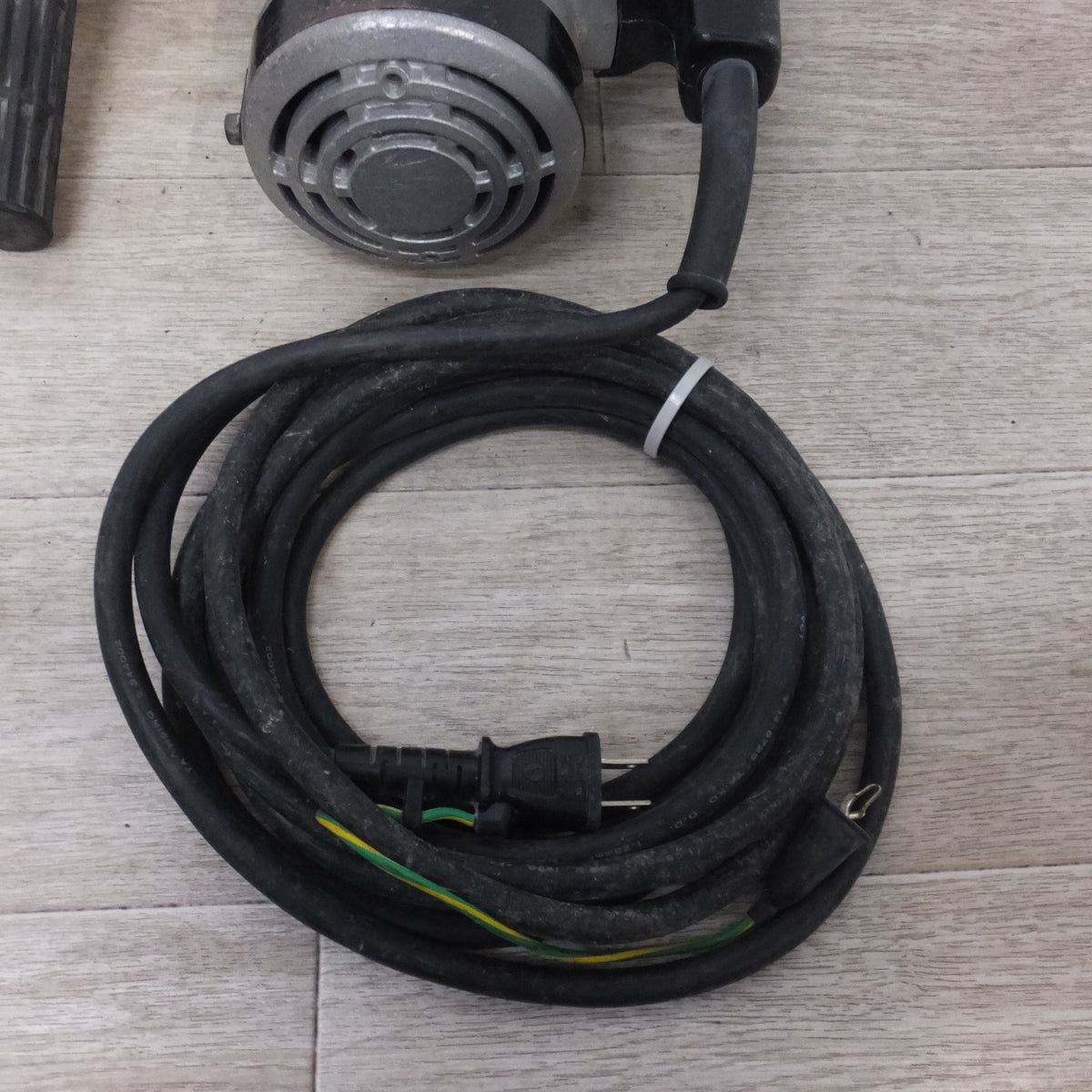 ★マキタ makita 電動ハンマ HM1201　100V 12A 50-60Hz 1130W 2000/min★