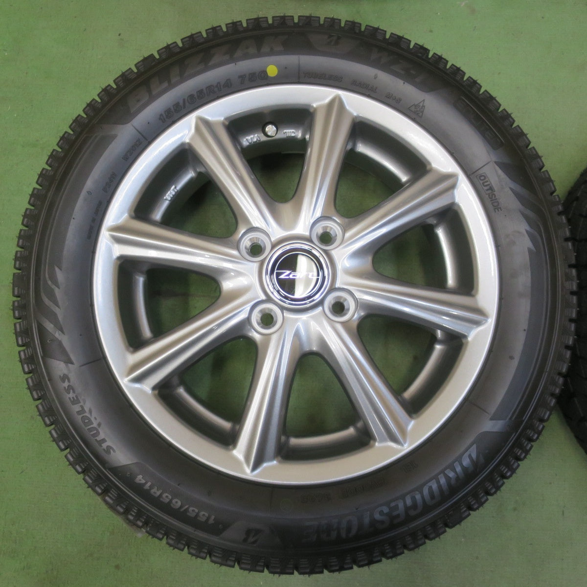 未使用！25年◎スタッドレス 155/65R14 ブリヂストン ブリザック WZ-1 Zart S18 社外 アルミ 14インチ PCD100/4H◎6091105イス
