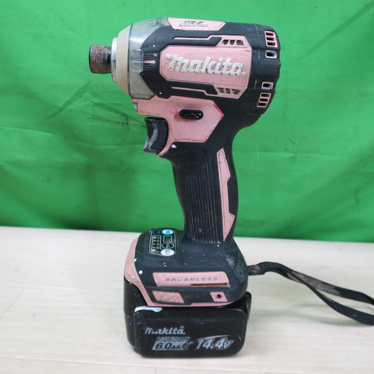 [送料無料] バッテリー2個☆マキタ 充電式 インパクトドライバ TD160D RGXP 電動 工具 14.4V makita ピンク 6.0Ah 3.0Ah☆