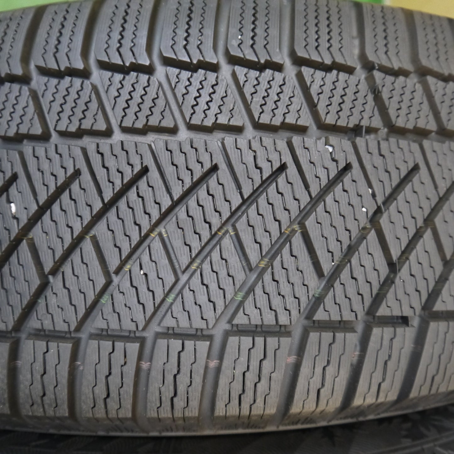 バリ溝！21年！キレイ！9.5分以上★スタッドレス 225/65R17 バイキング WINTECH WT6 Aphrodite アフロディーテ 17インチ PCD114.3/5H★5082002Hス