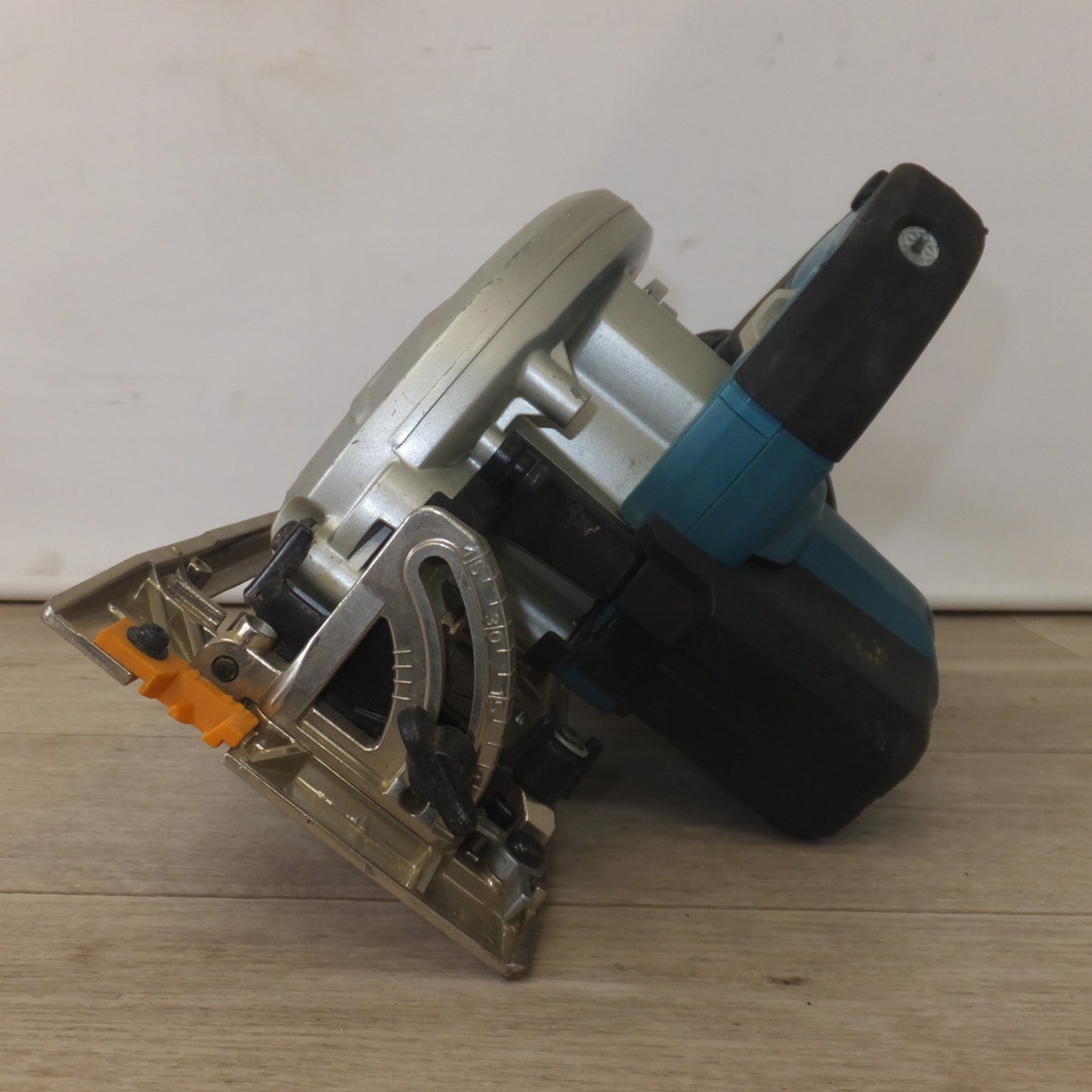 [送料無料] ★マキタ makita 165mm 電子マルノコ HS6303　100V～ 12A 50-60Hz 1050W　木工用 超硬丸ノコ★