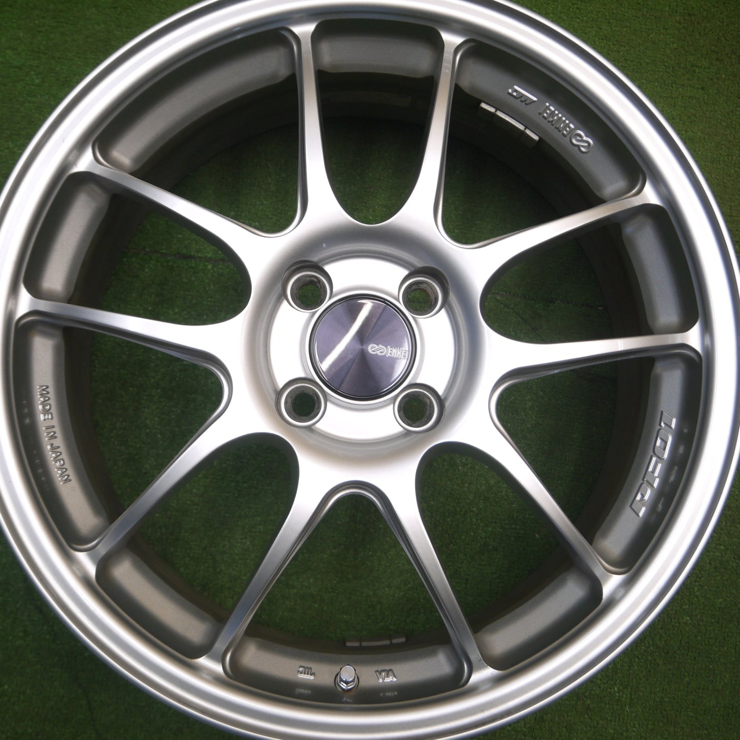 [送料無料] キレイ★ENKEI PF01 エンケイ 17インチ ホイール 17×6.5J PCD100/4H★5021410Hホ