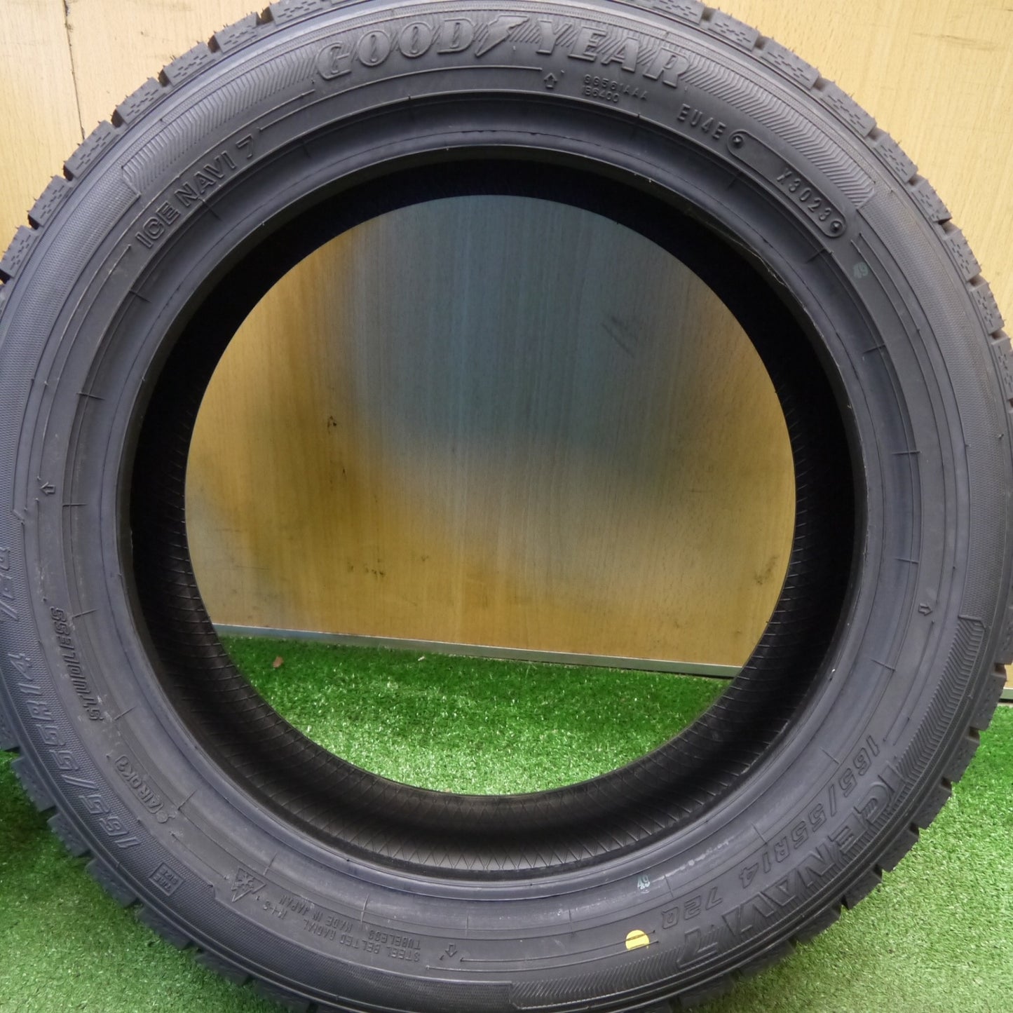 未使用！23年★スタッドレス 165/55R14 グッドイヤー アイスナビ7 タイヤ 14インチ ルークス ゼスト ライフ ワゴンR 等★6032408Hスタ