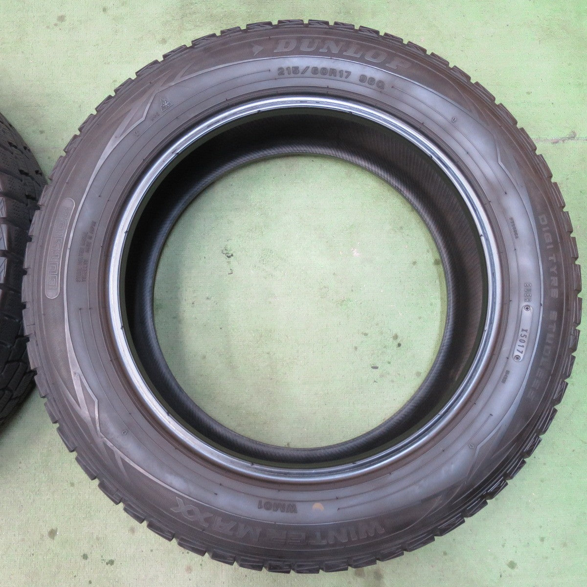 バリ溝！8.5分★スタッドレス 215/60R17 ダンロップ ウインターマックス WM01 タイヤ 17インチ C-HR カローラクロス エスティマ 等★6012705イスタ