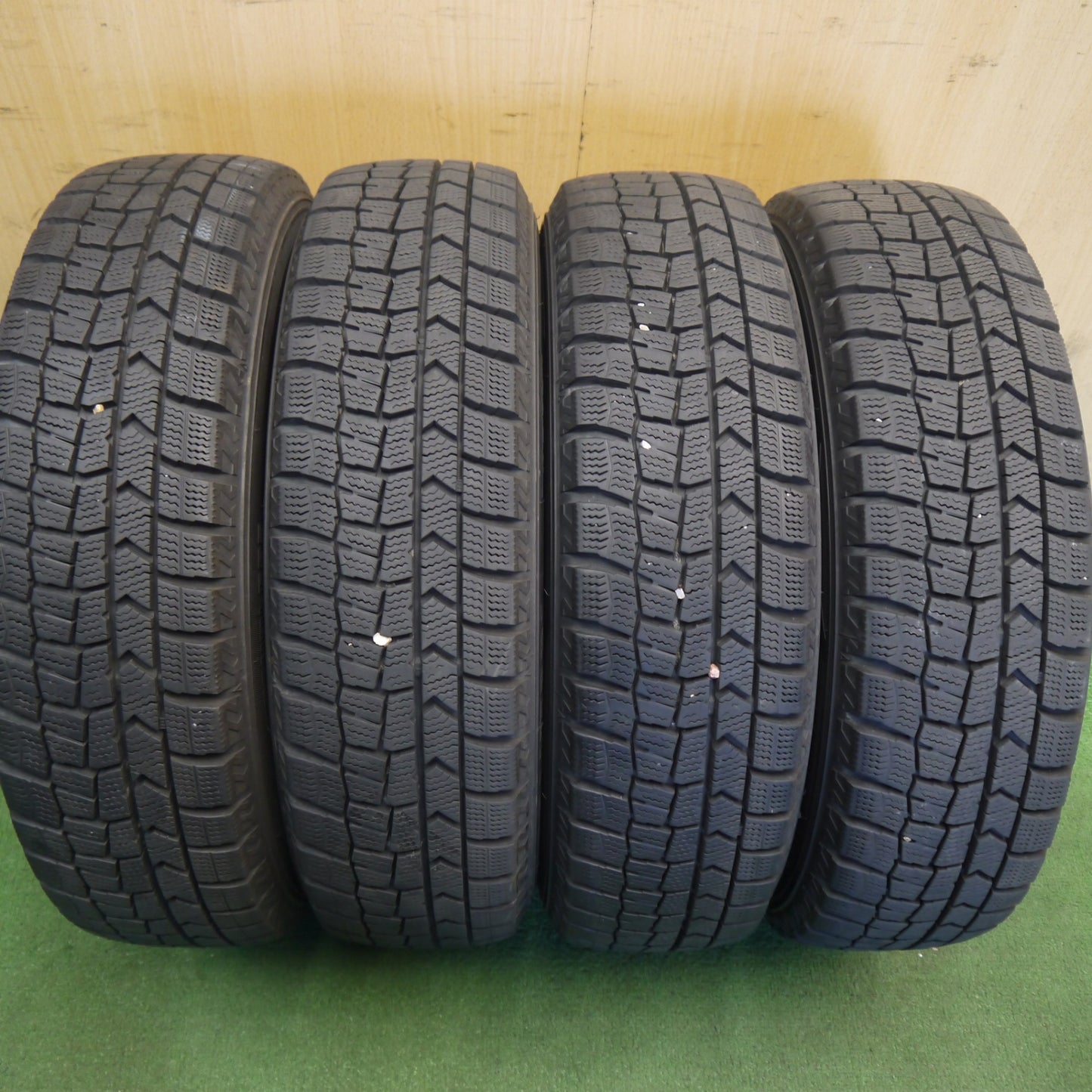 バリ溝！キレイ！9.5分◎スタッドレス 165/65R14 ダンロップ ウインターマックス WM02 Euro-S Stream MiD 14インチ ハスラー ルーミー タンク 等 PCD100/4H◎6071403Hス