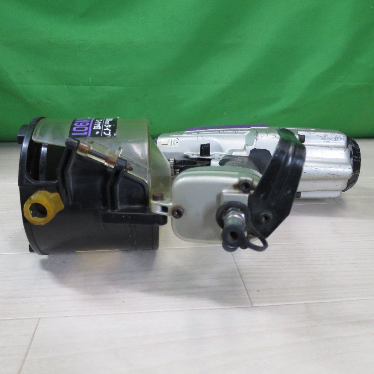 [送料無料] ☆マキタ 常圧 90mm エア 釘打機 AN901 ケース付き エア 工具☆