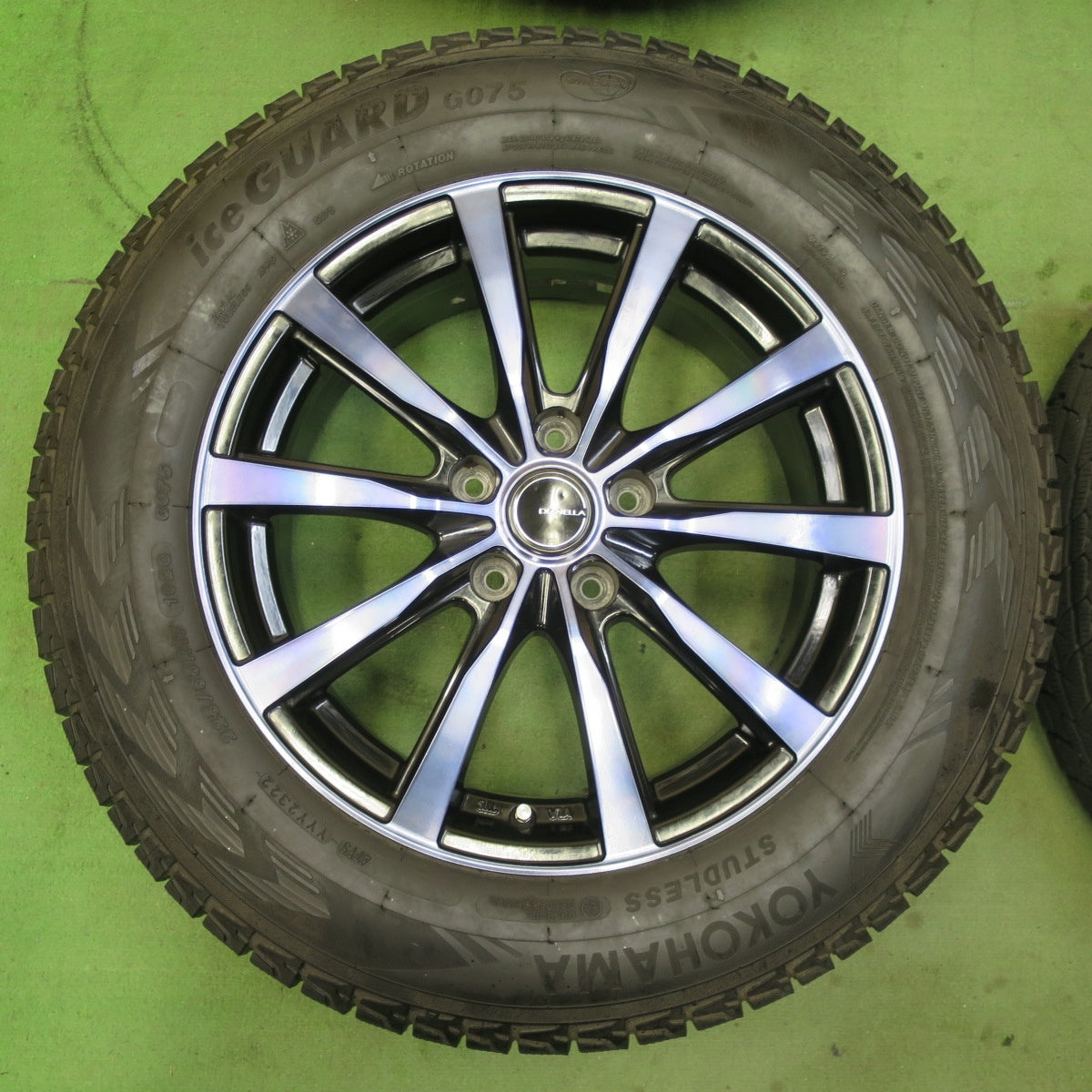 バリ溝！22年！キレイ！9分★スタッドレス 225/65R17 ヨコハマ アイスガード G075 DIANELLA ディアネラ 17インチ PCD114.3/5H★5090301TTス