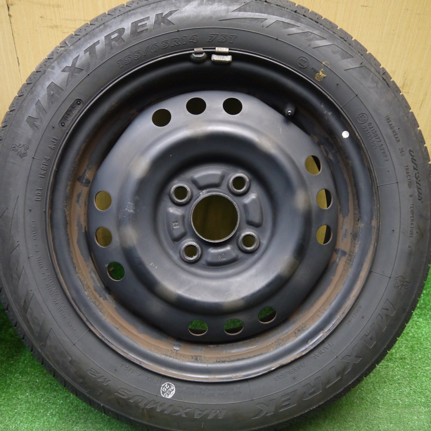 バリ溝！25年！8.5分★155/65R14 マックストレック MAXIMUS M2 スチール ホイール 14インチ PCD100/4H★6011305Hノ