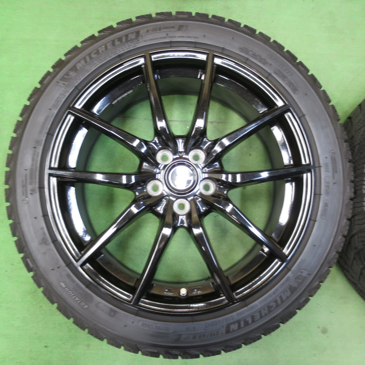 バリ溝！22年！キレイ！9.5分★G.Speed プリウス 等 215/45R17 スタッドレス ミシュラン X-ICE SNOW Gスピード 17インチ PCD100/5H★5041207イス