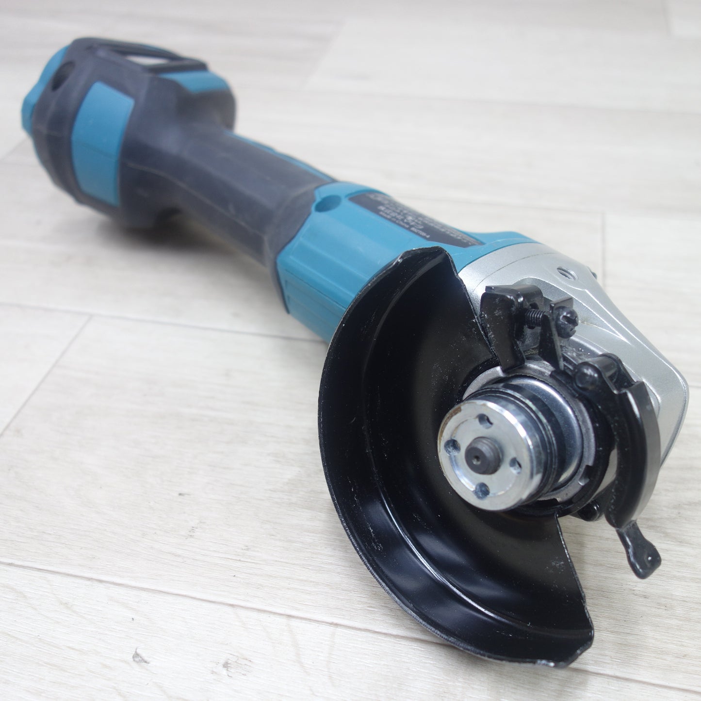 [送料無料] ◆マキタ 100mm 充電式 ディスクグラインダ GA404DN 電動 工具 研削 研摩 研磨 機 18V makita◆