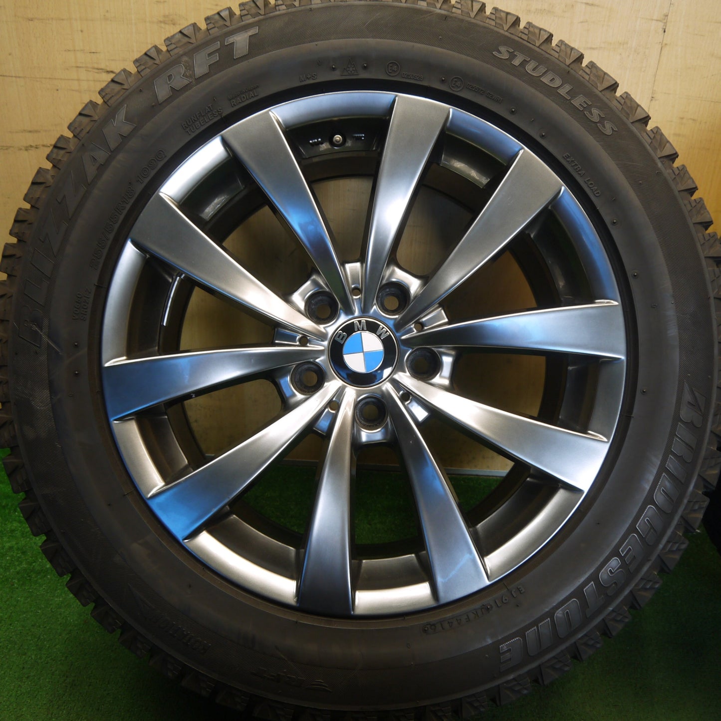キレイ◎BMW 等 MOTEC GLEN 255/55R18 スタッドレス ブリヂストン ブリザック RFT モーテック グレン 18インチ PCD120/5H◎6081807Hス
