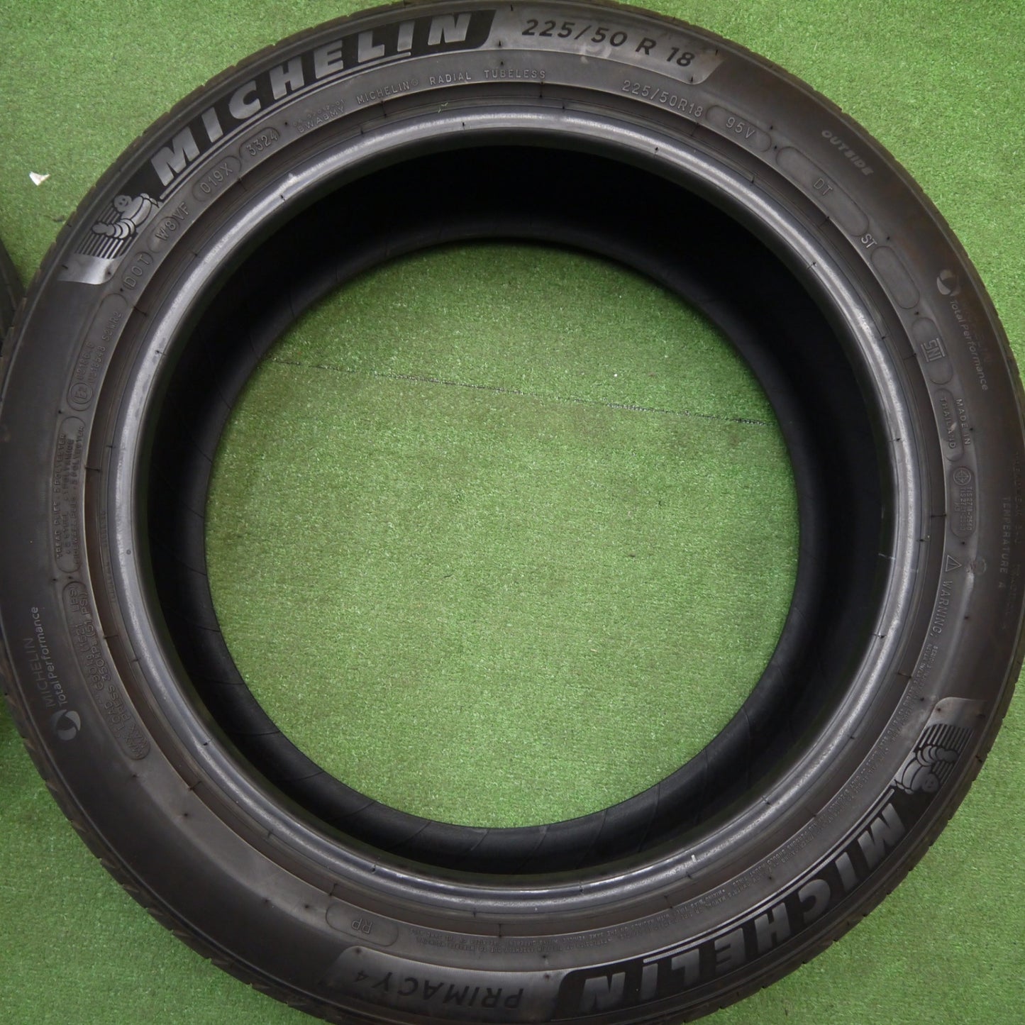 バリ溝！24年！9分★225/50R18 ミシュラン プライマシー4 PRIMACY4 タイヤ 18インチ カローラクロス C-HR ヴェゼル エスティマ 等★5121203Hノタ