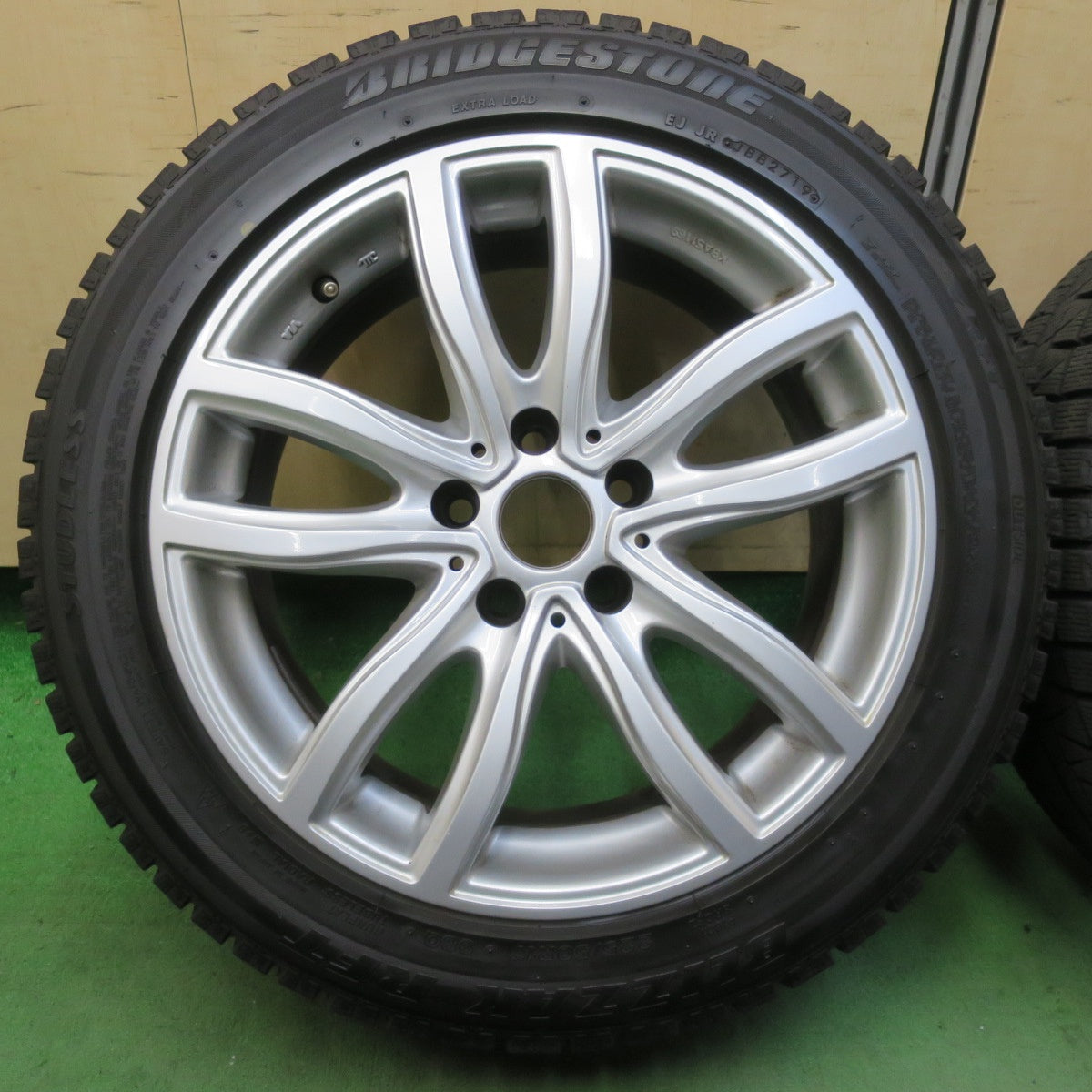 バリ溝！8.5分★BMW 等 MAK FAHR 225/50R17 スタッドレス ブリヂストン ブリザック RFT 17インチ PCD112/5H★5050503イス