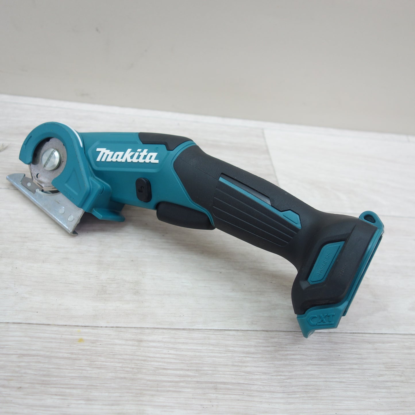 [送料無料] キレイ☆マキタ 充電式 マルチ カッター CP100D 電動 工具 切断機 makita☆