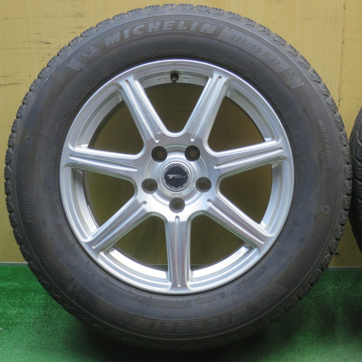 バリ溝！24年！9.5分★スタッドレス 225/65R17 ミシュラン X-ICE SNOW SUV TOPRUN R7A トップラン 17インチ PCD114.3/5H★6042202NJス