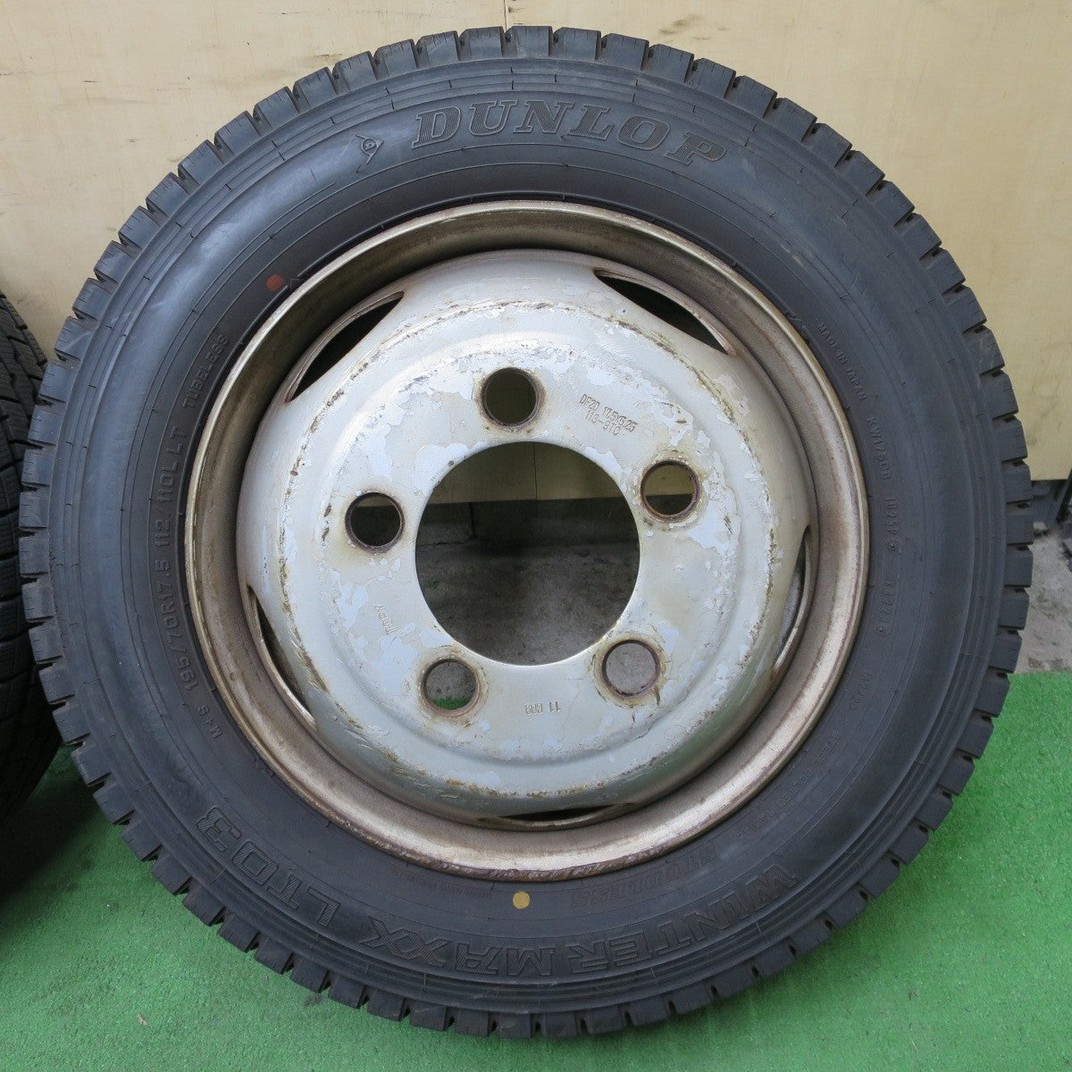 バリ溝！23年！9分！6本★トラック 195/70R17.5 112/110L スタッドレス ダンロップ ウインターマックス LT03 スチール ホイール 113-9TC 17.5インチ PCD203.2/5H★6040401ナス