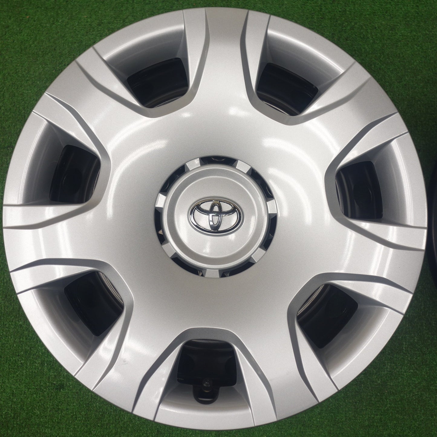 新車外し★トヨタ 200系 ハイエース 純正 スチール ホイール 15インチ 15×6J PCD139.7/6H★6021504KTホ