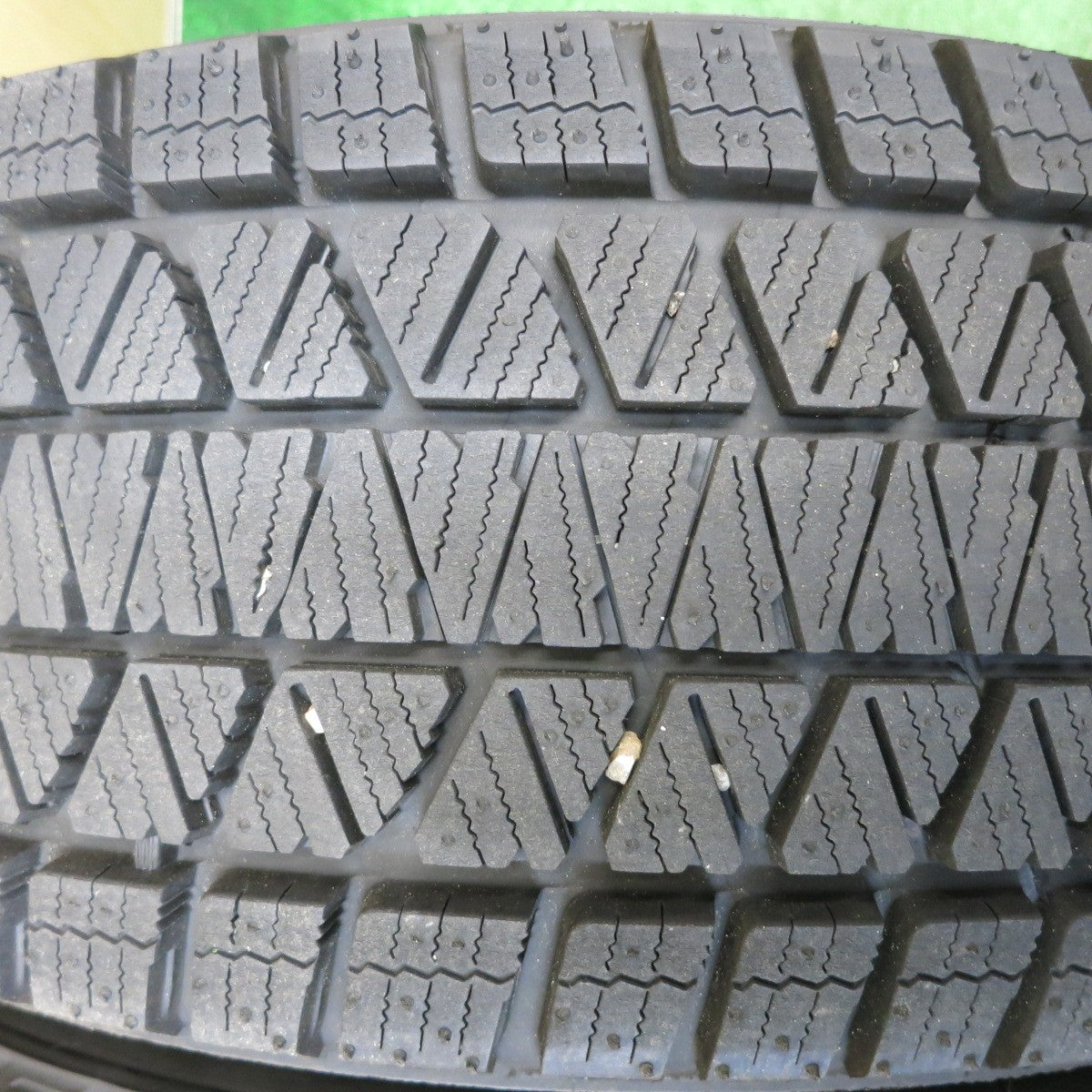 バリ溝！24年！キレイ！9.5分以上★スタッドレス 225/65R17 ブリヂストン ブリザック DM-V3 BALMINUM バルミナ 17インチ PCD114.3/5H★5120616HAス