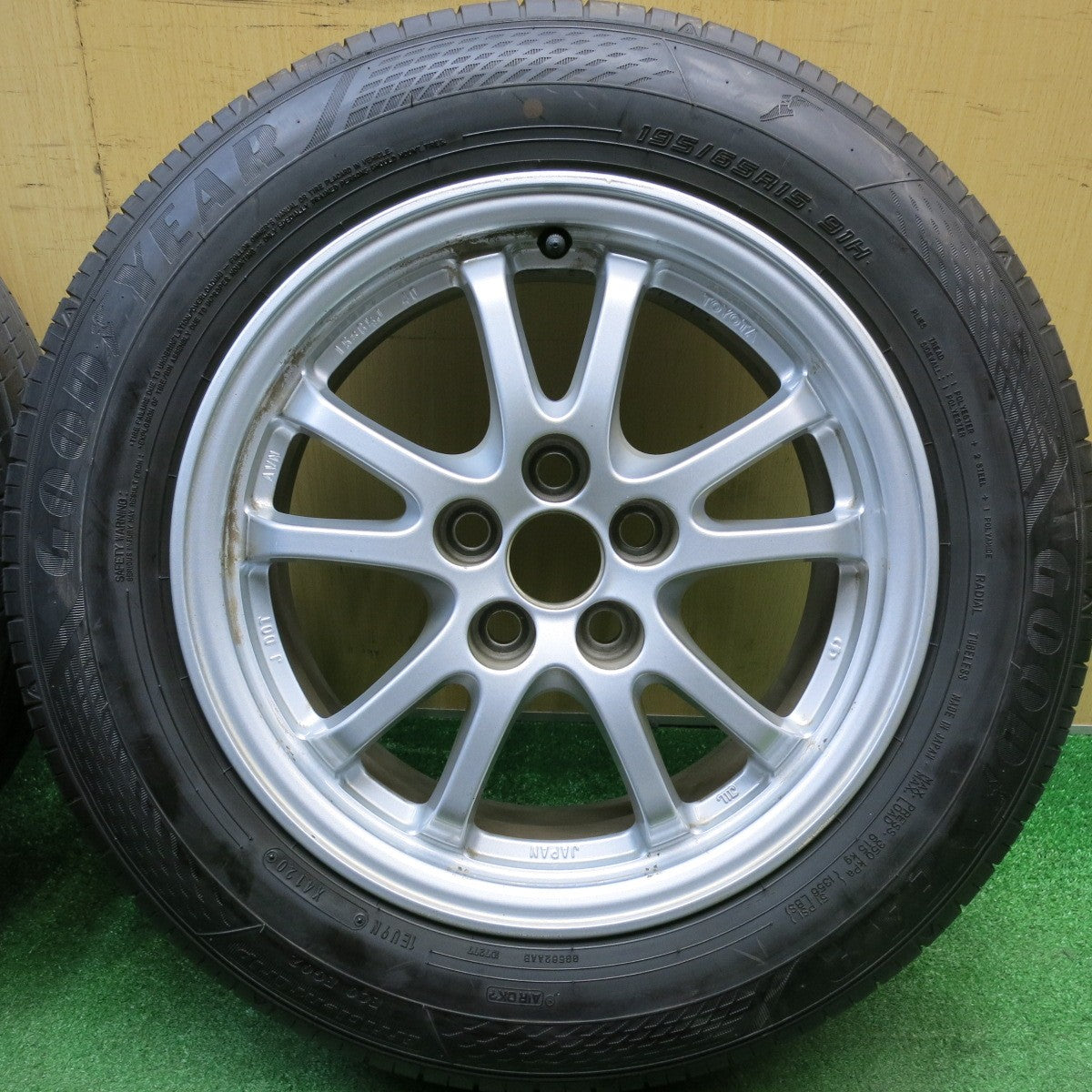 4本価格★トヨタ 50系 プリウス 純正 195/65R15 グッドイヤー EfficientGrip ECO EG02 15インチ PCD100/5H★6012513HAノ